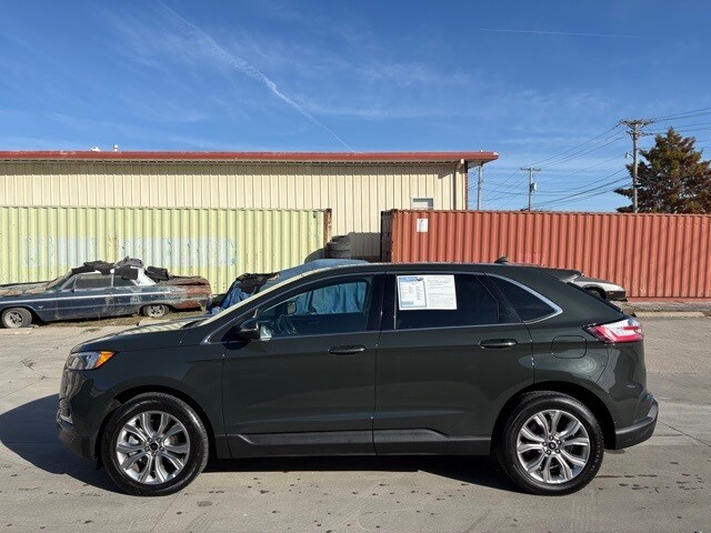2024 Ford Edge Titanium photo 4