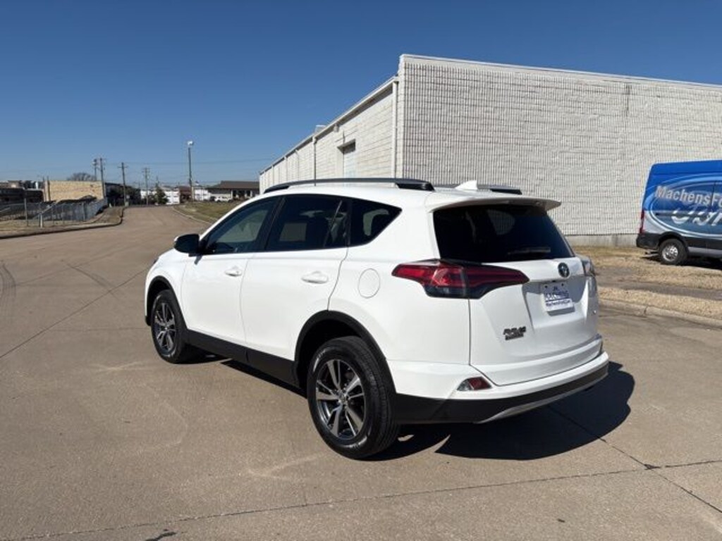 Used 2018 Toyota RAV4 XLE SUV