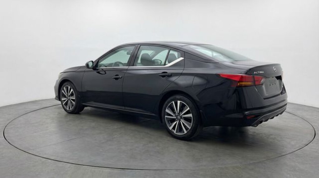 Used 2025 Nissan Altima SV Sedan