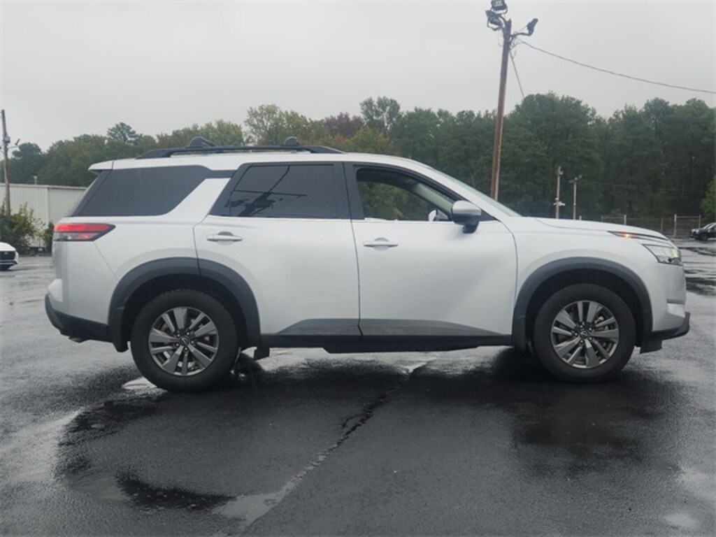Used 2022 Nissan Pathfinder SV SUV