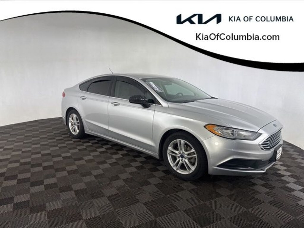 Used 2018 Ford Fusion SE Sedan