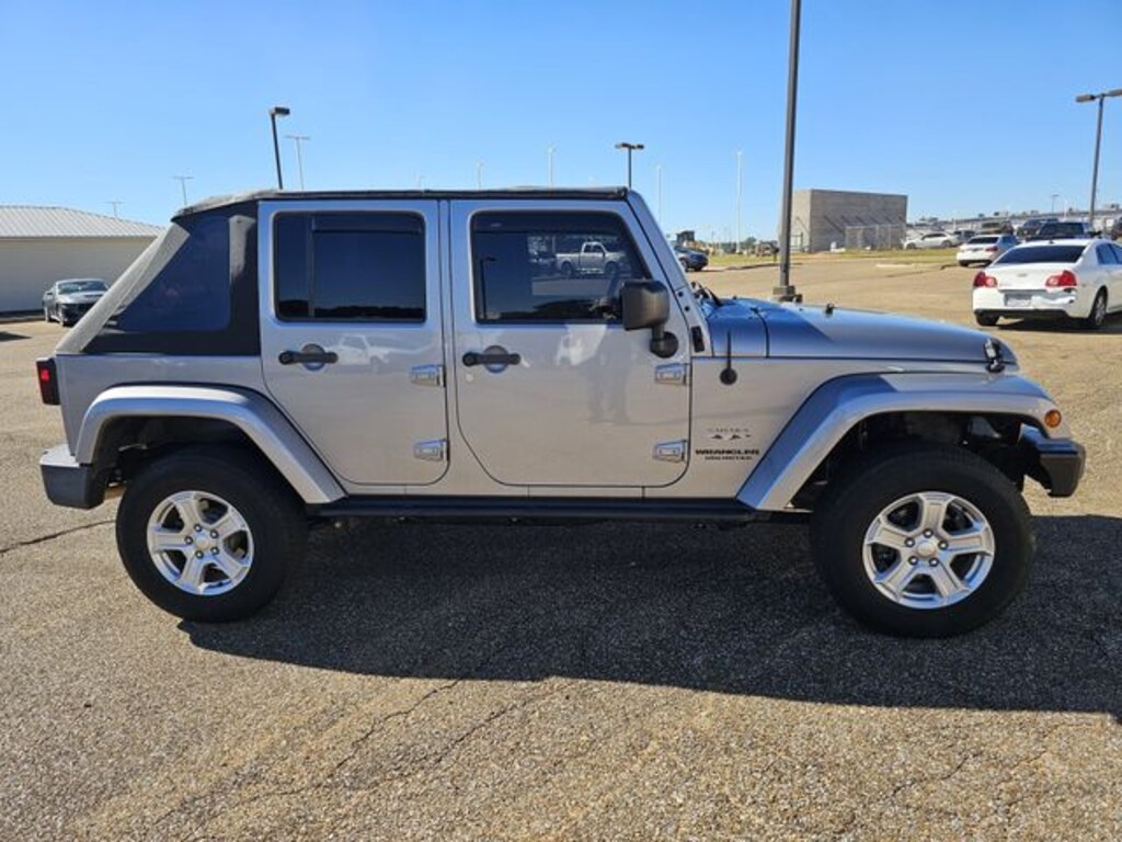 Used 2016 Jeep Wrangler JK Unlimited Sahara 4x4 SUV