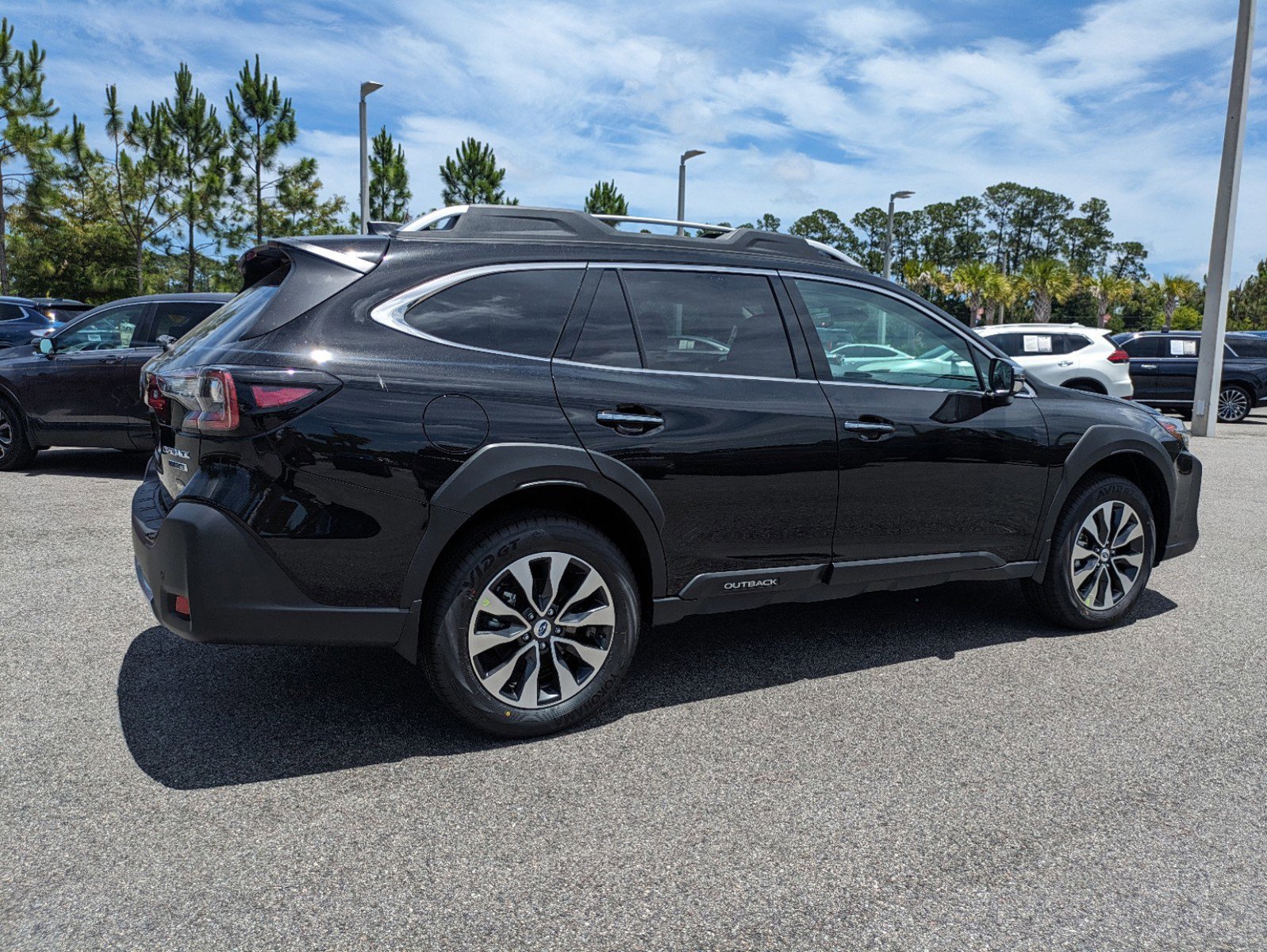 2024 Subaru Outback Touring photo 4