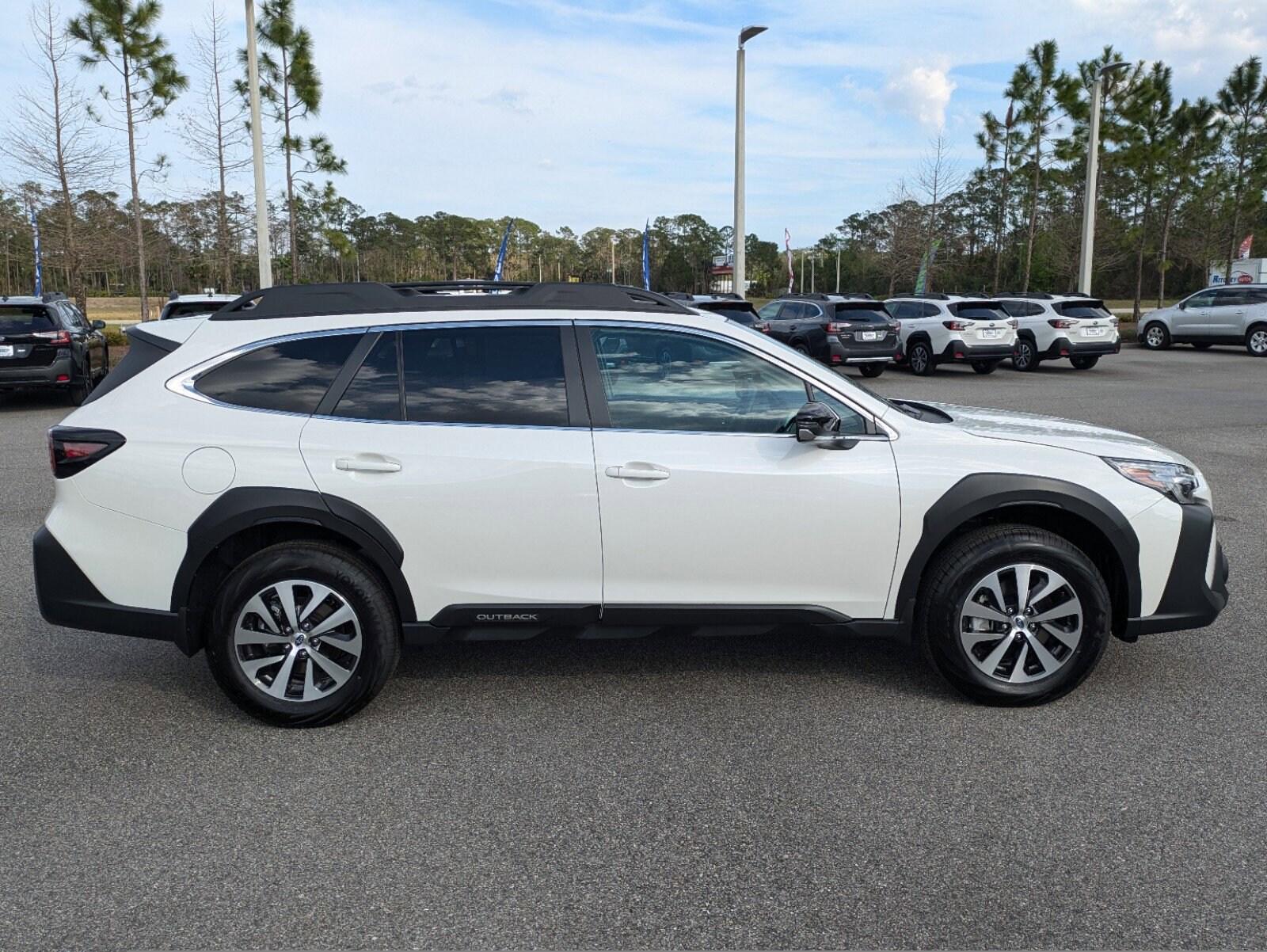 2025 Subaru Outback Premium photo 2