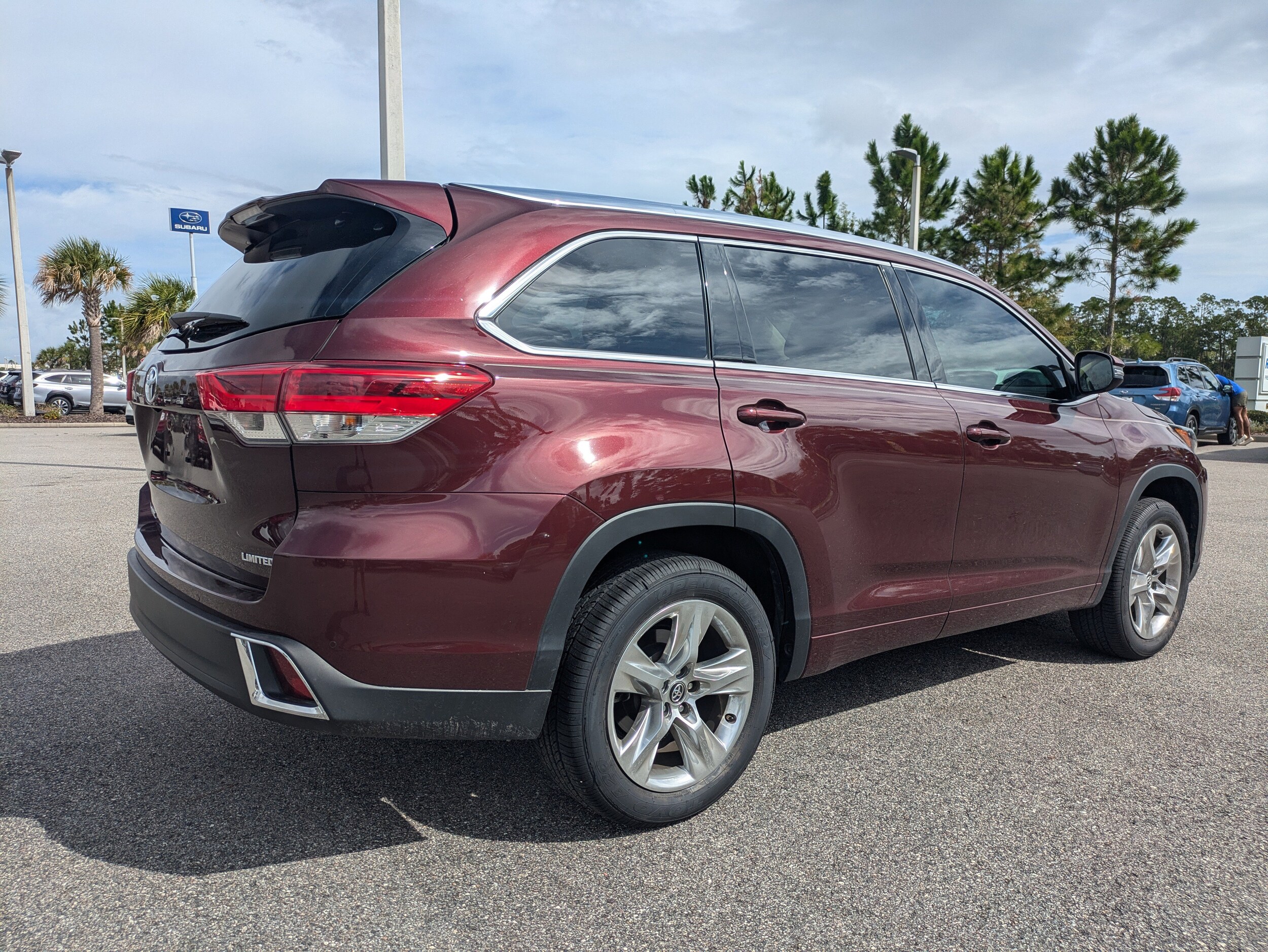 2019 Toyota Highlander Limited Platinum photo 4
