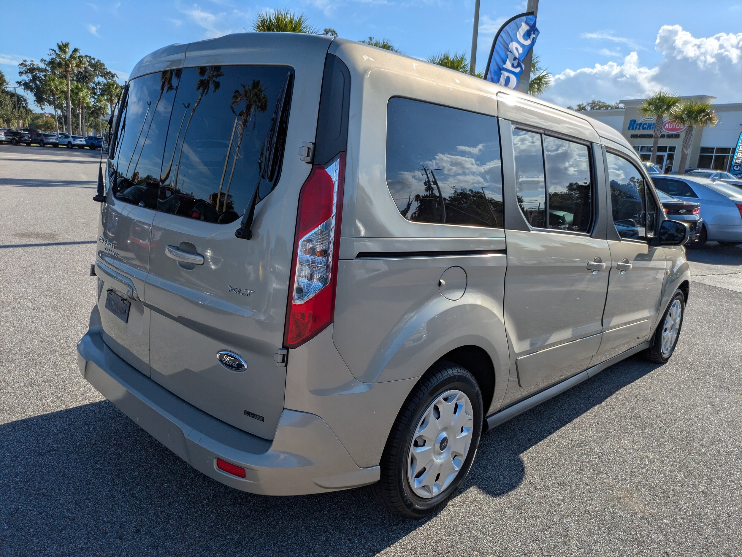 2014 Ford Transit XLT photo 4