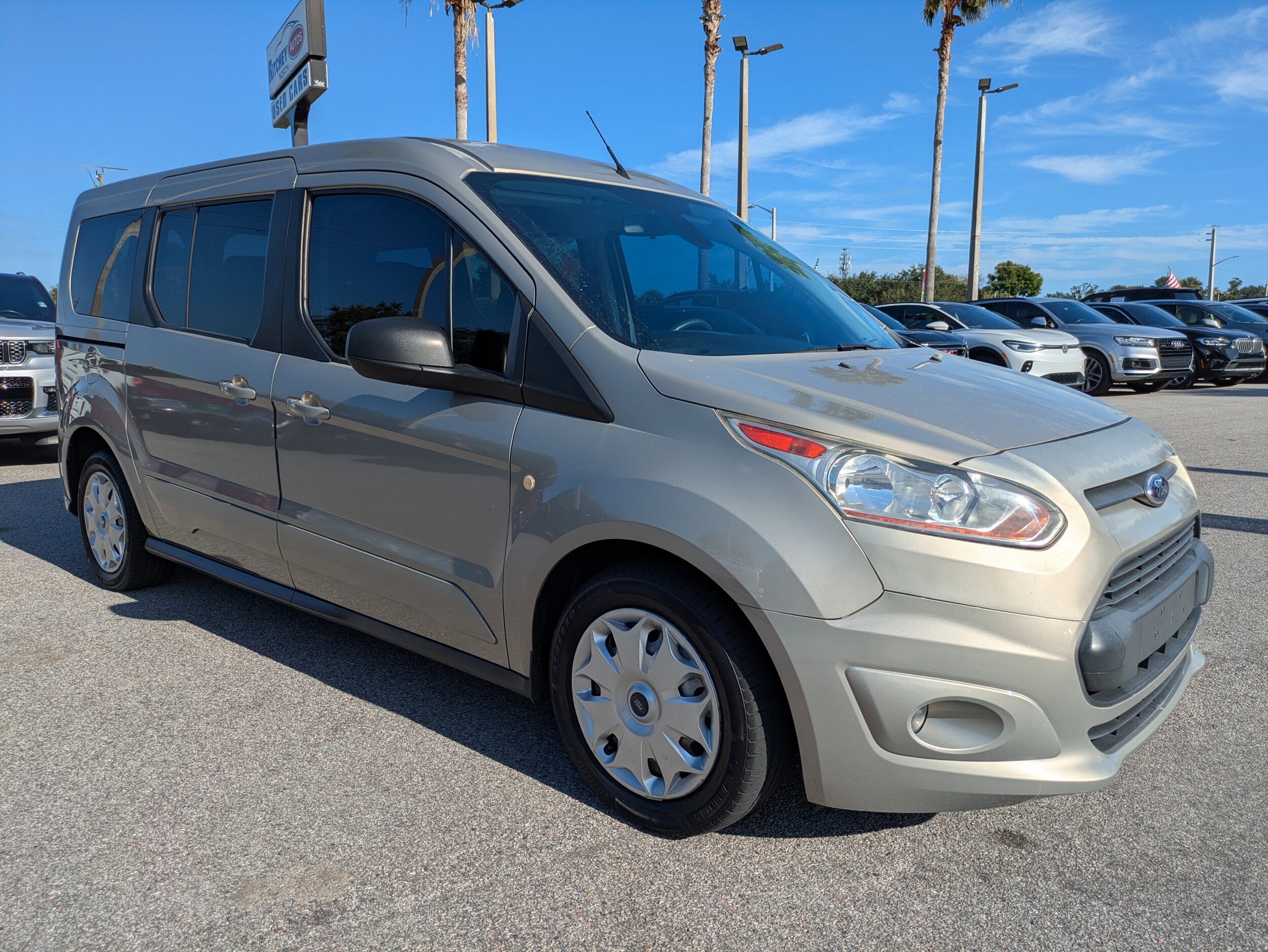 2014 Ford Transit XLT photo 2