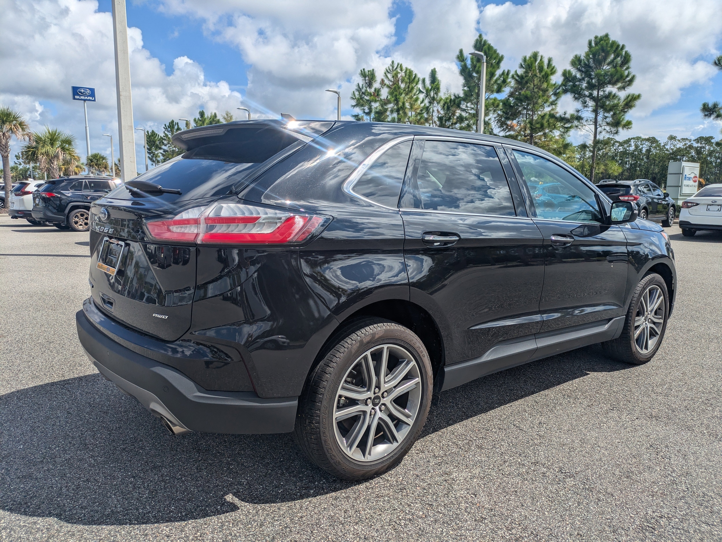 2024 Ford Edge Titanium photo 3