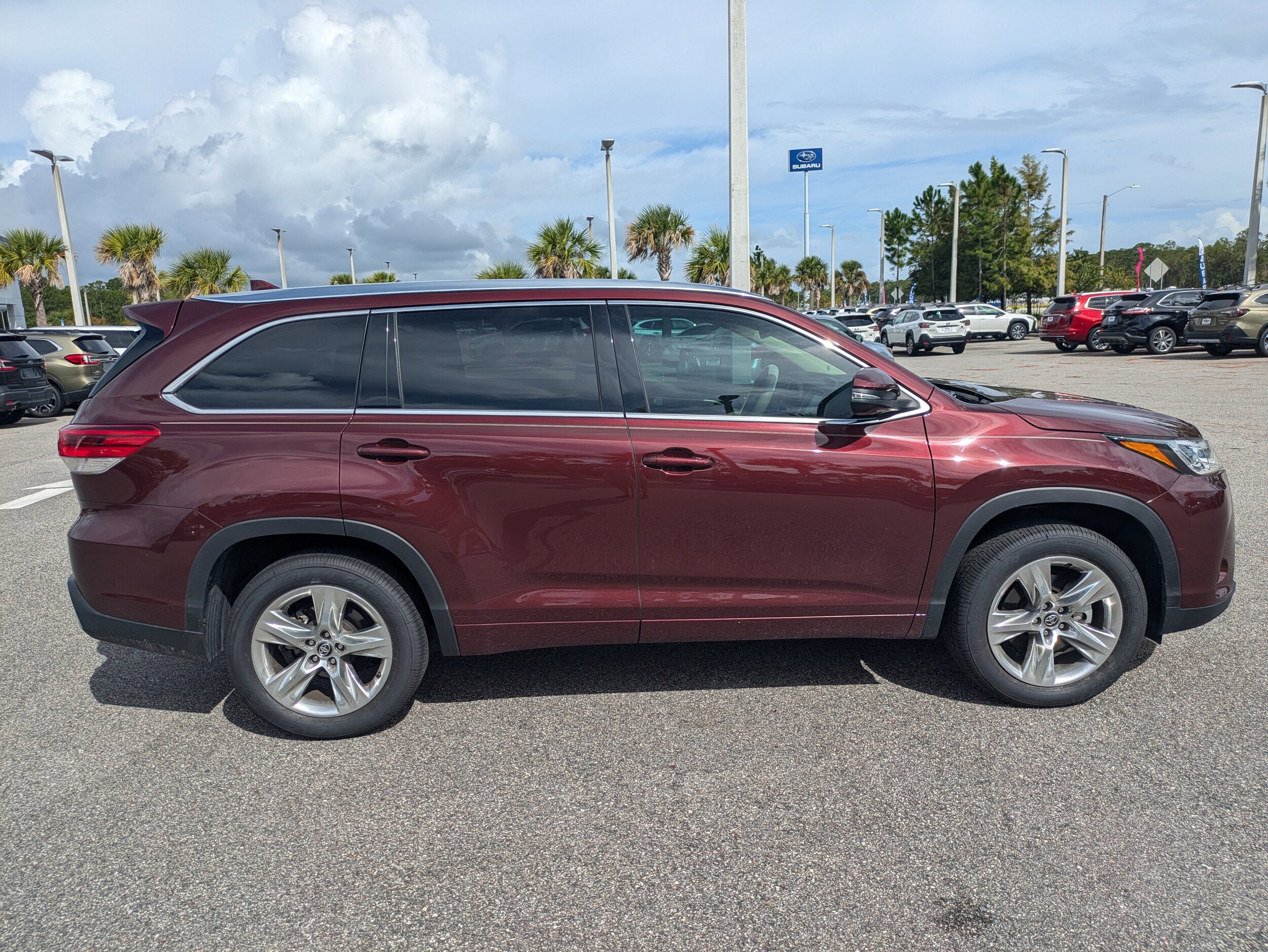 2019 Toyota Highlander Limited Platinum photo 3