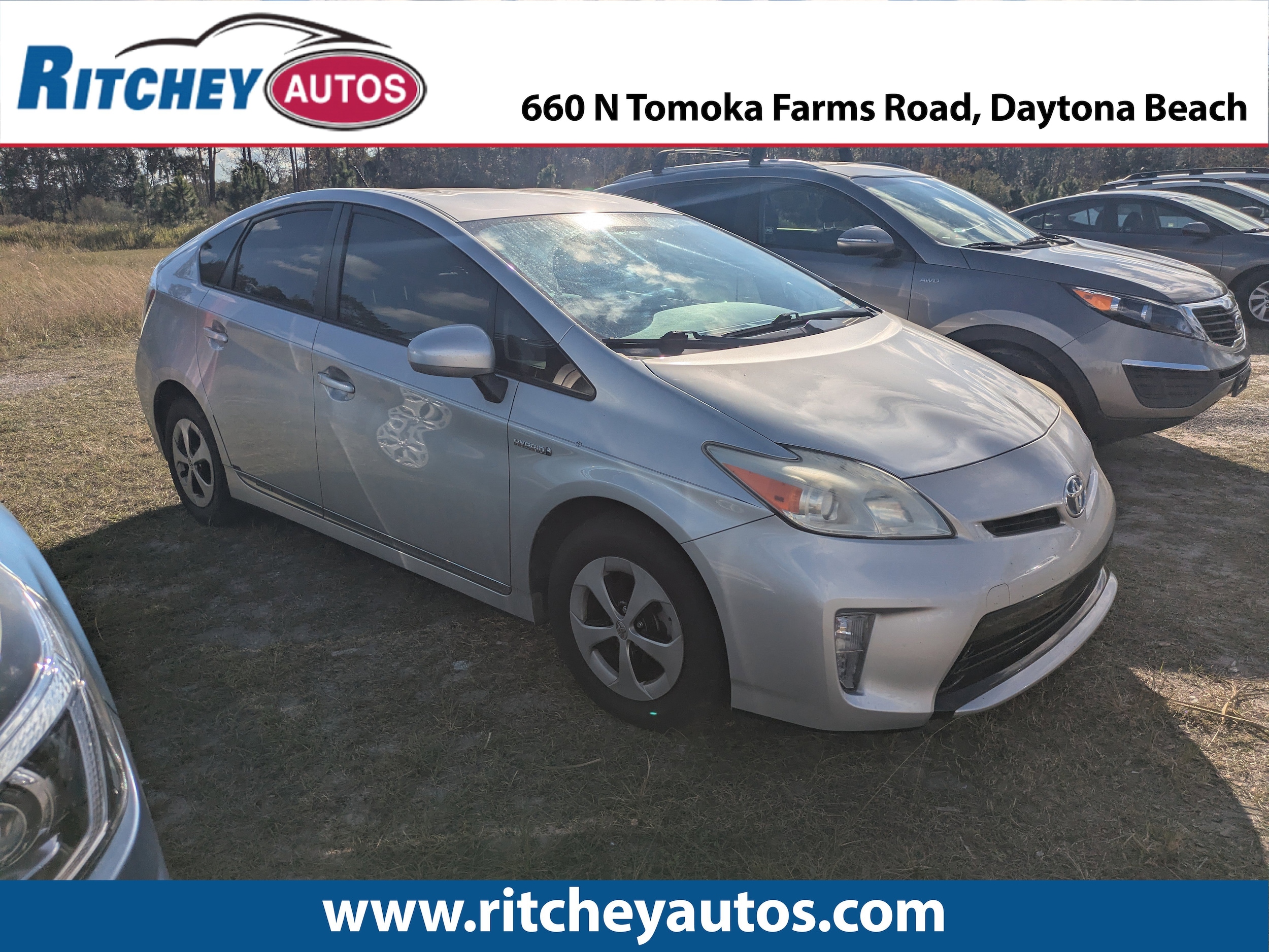 2013 Toyota Prius Two's photo