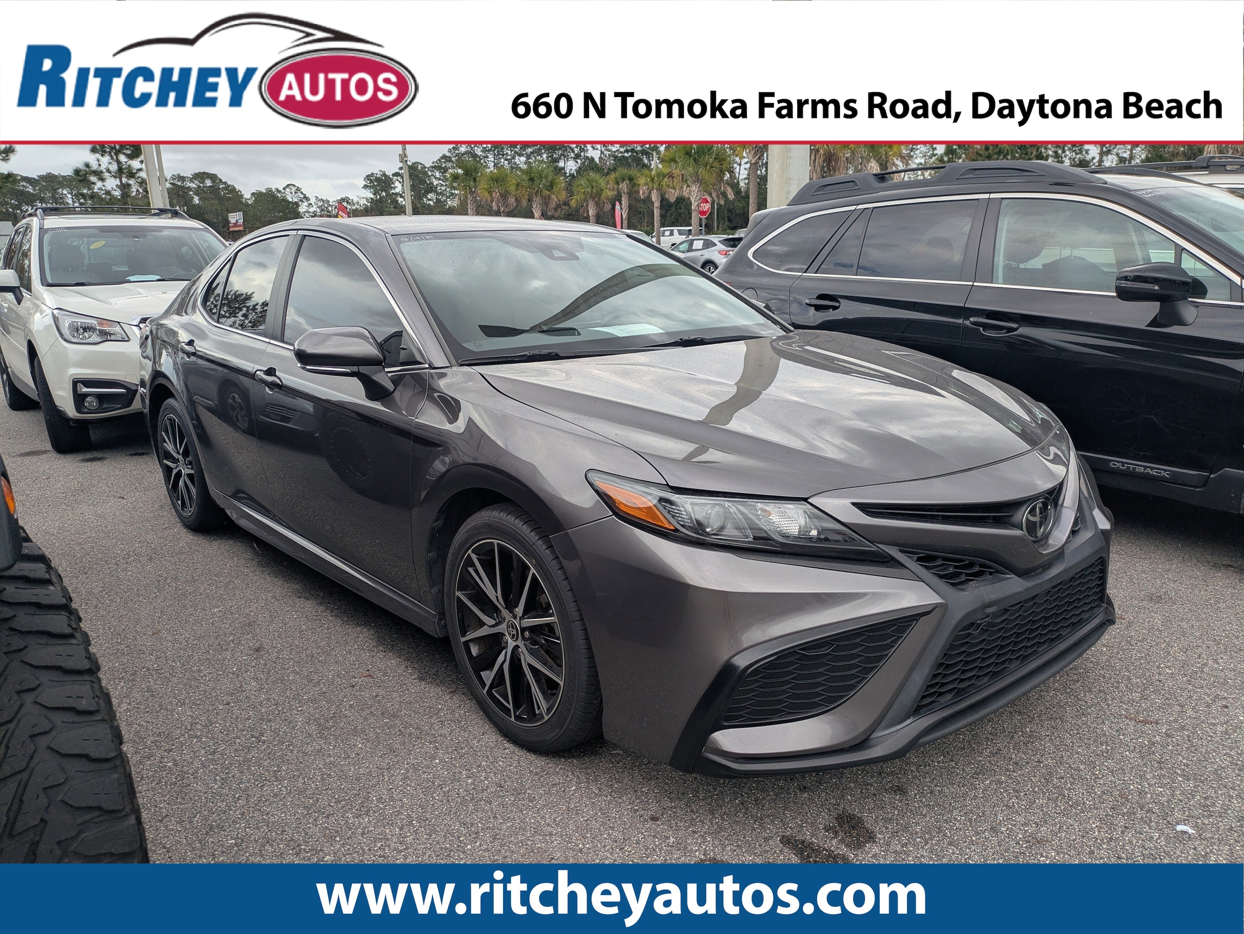 2023 Toyota Camry SE's photo