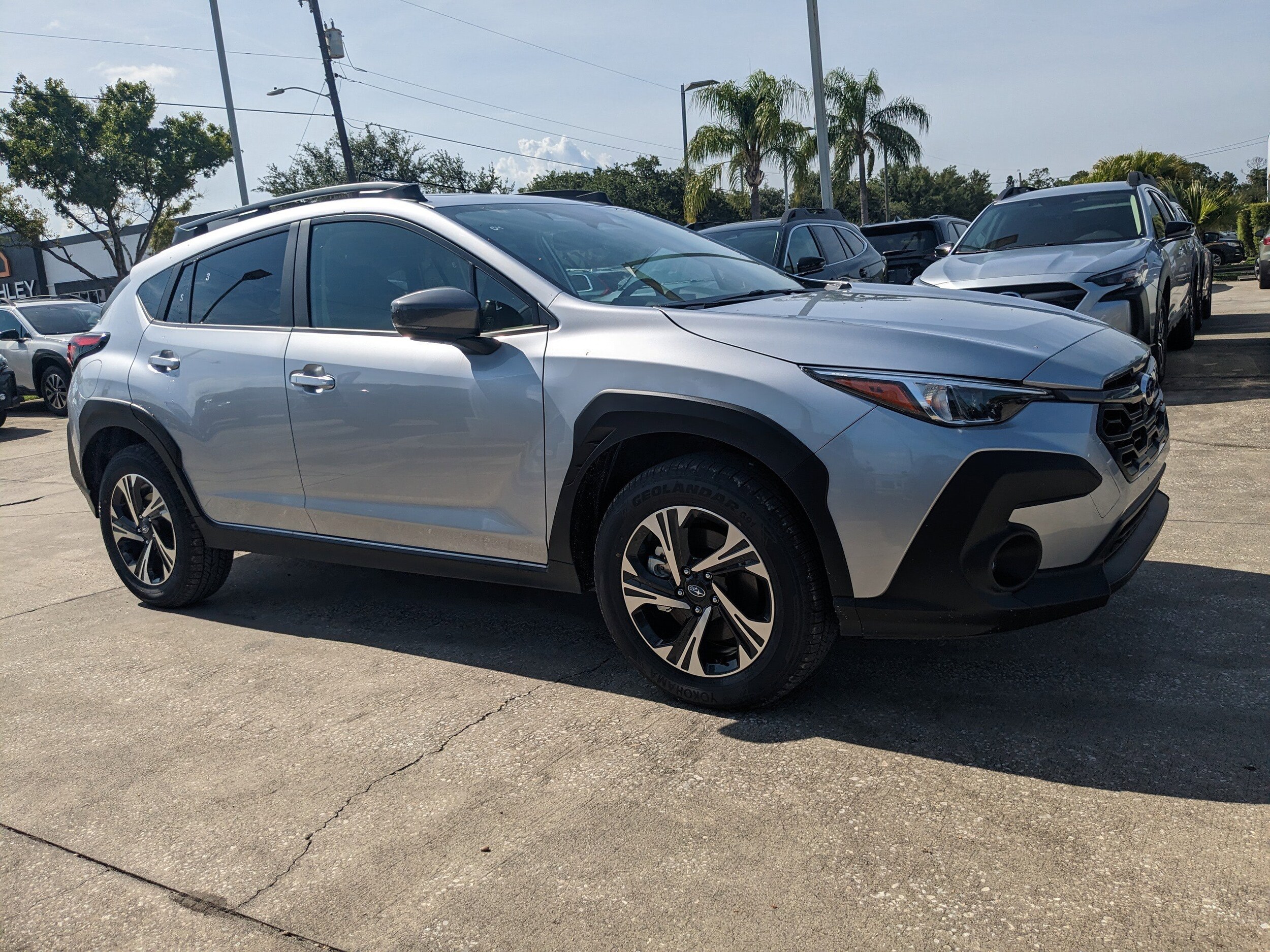 2025 Subaru Crosstrek Premium photo 2
