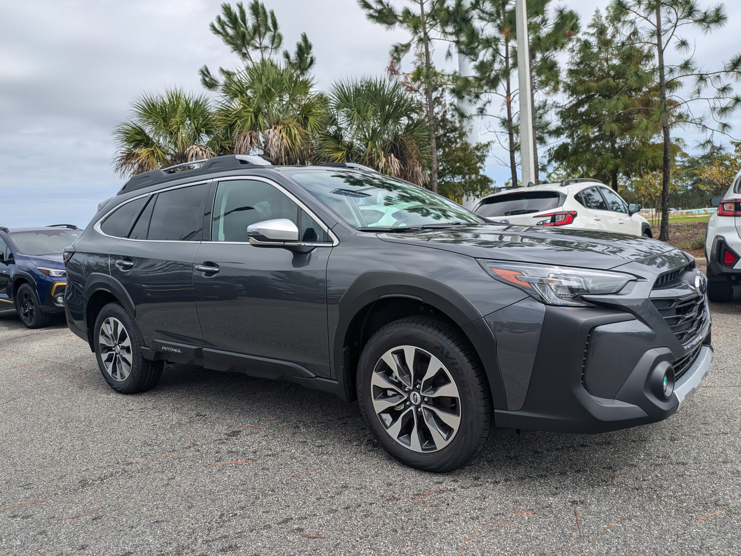 2025 Subaru Outback Touring's photo