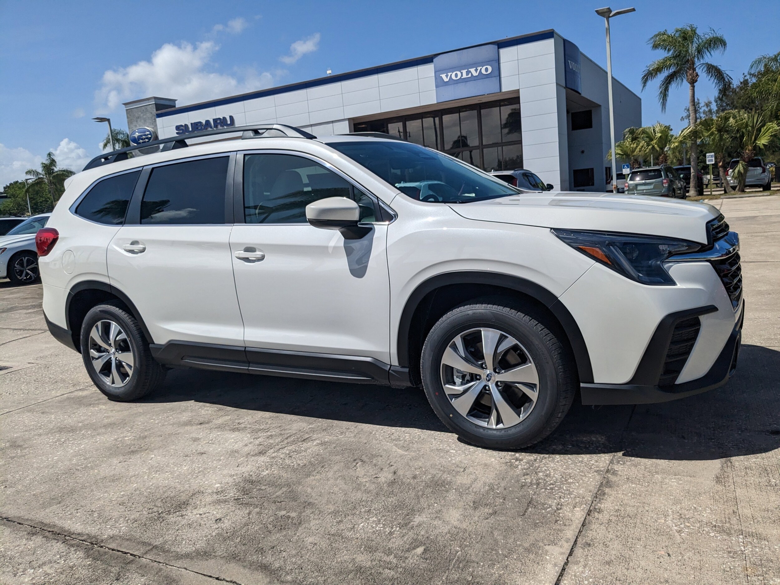 2025 Subaru Ascent Premium photo 2