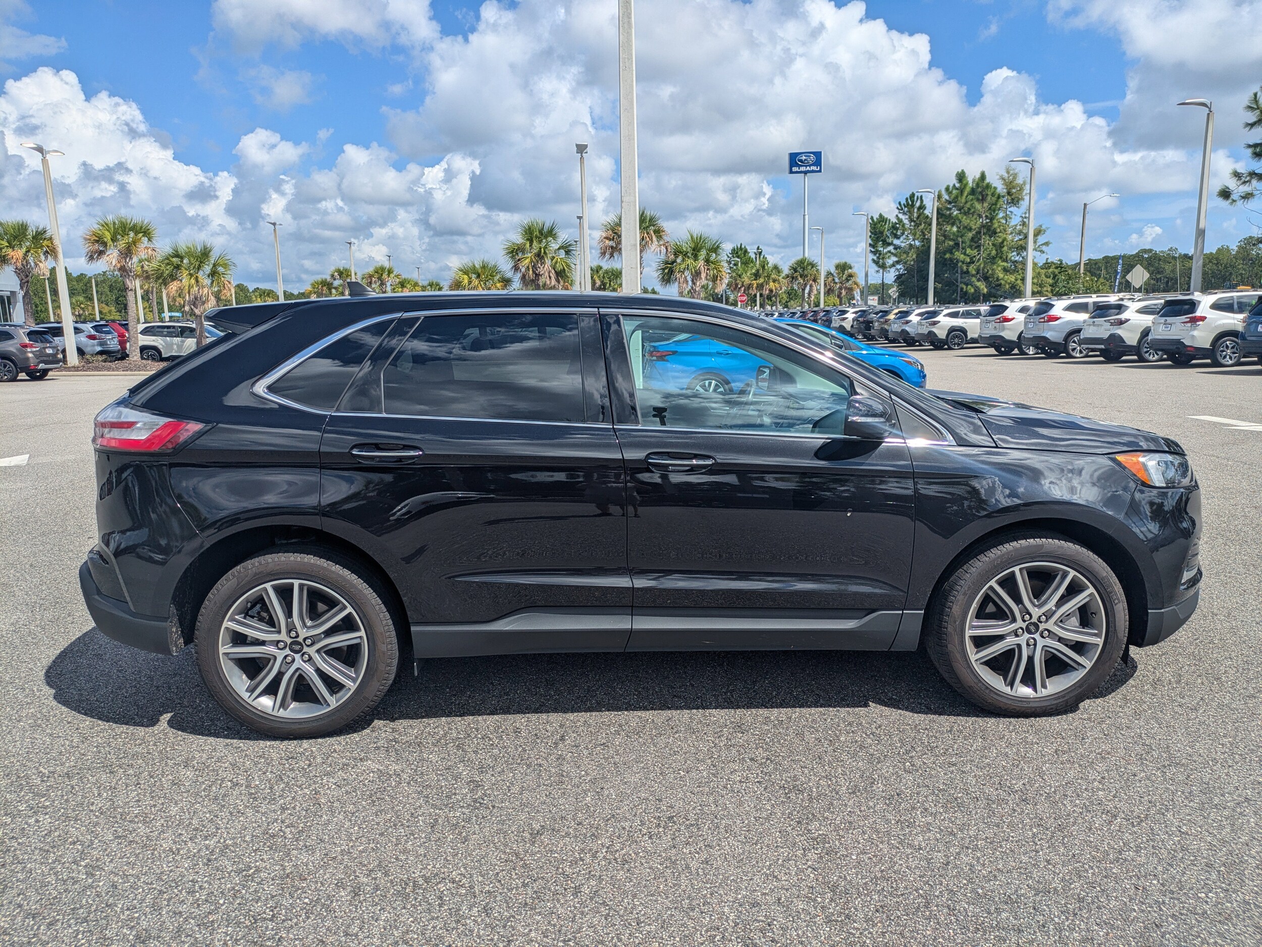 2024 Ford Edge Titanium photo 2