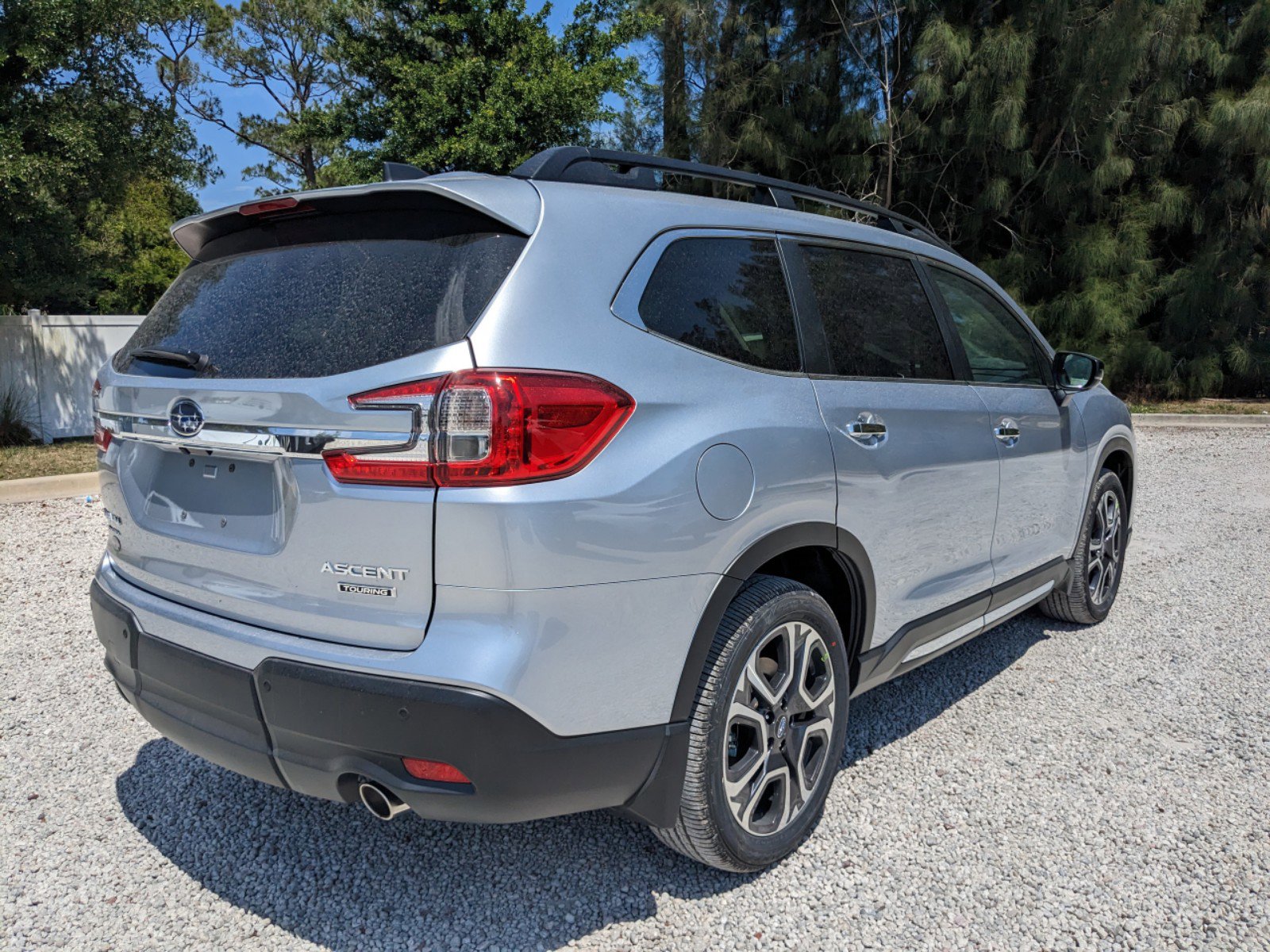 2024 Subaru Ascent Touring photo 4