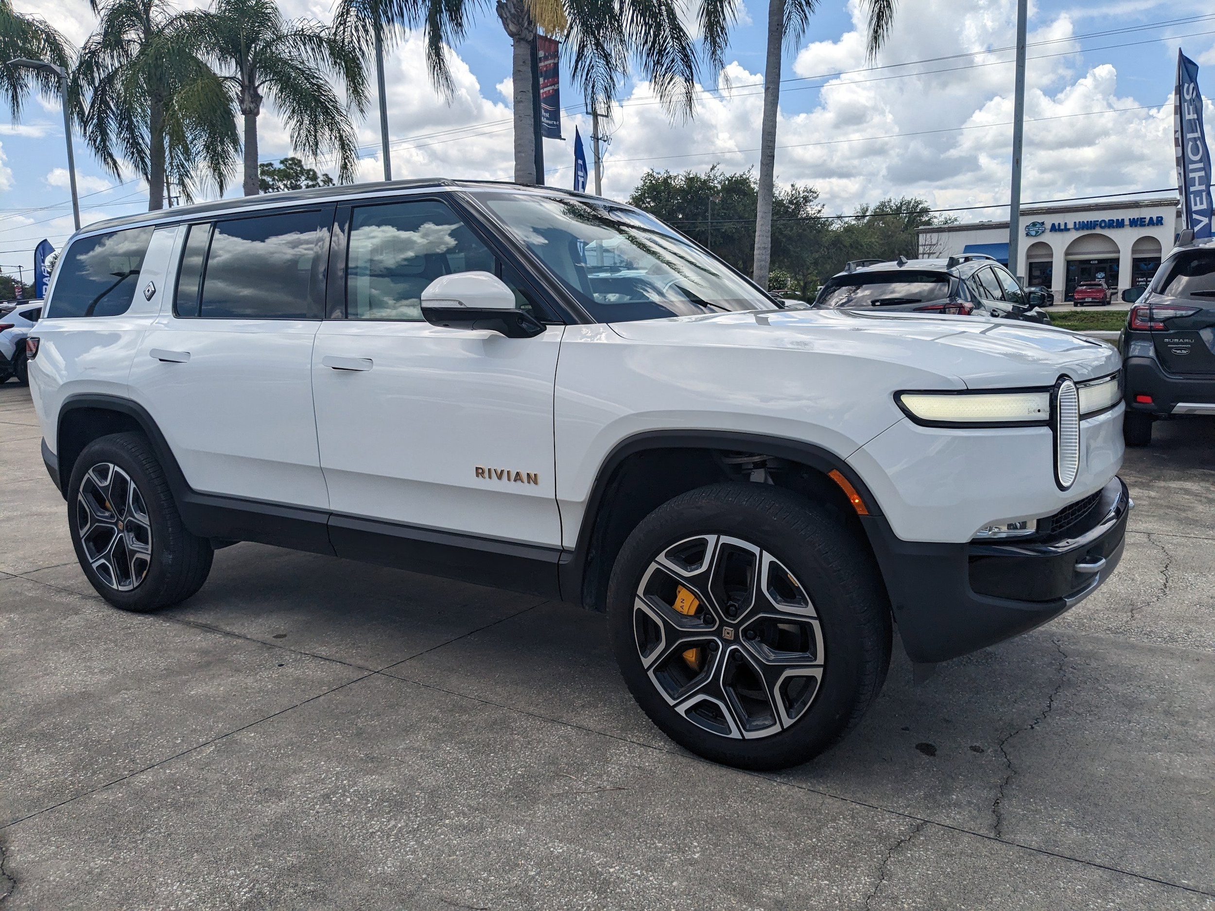 Used 2023 Rivian R1S Adventure with VIN 7PDSGABAXPN029155 for sale in Daytona Beach, FL