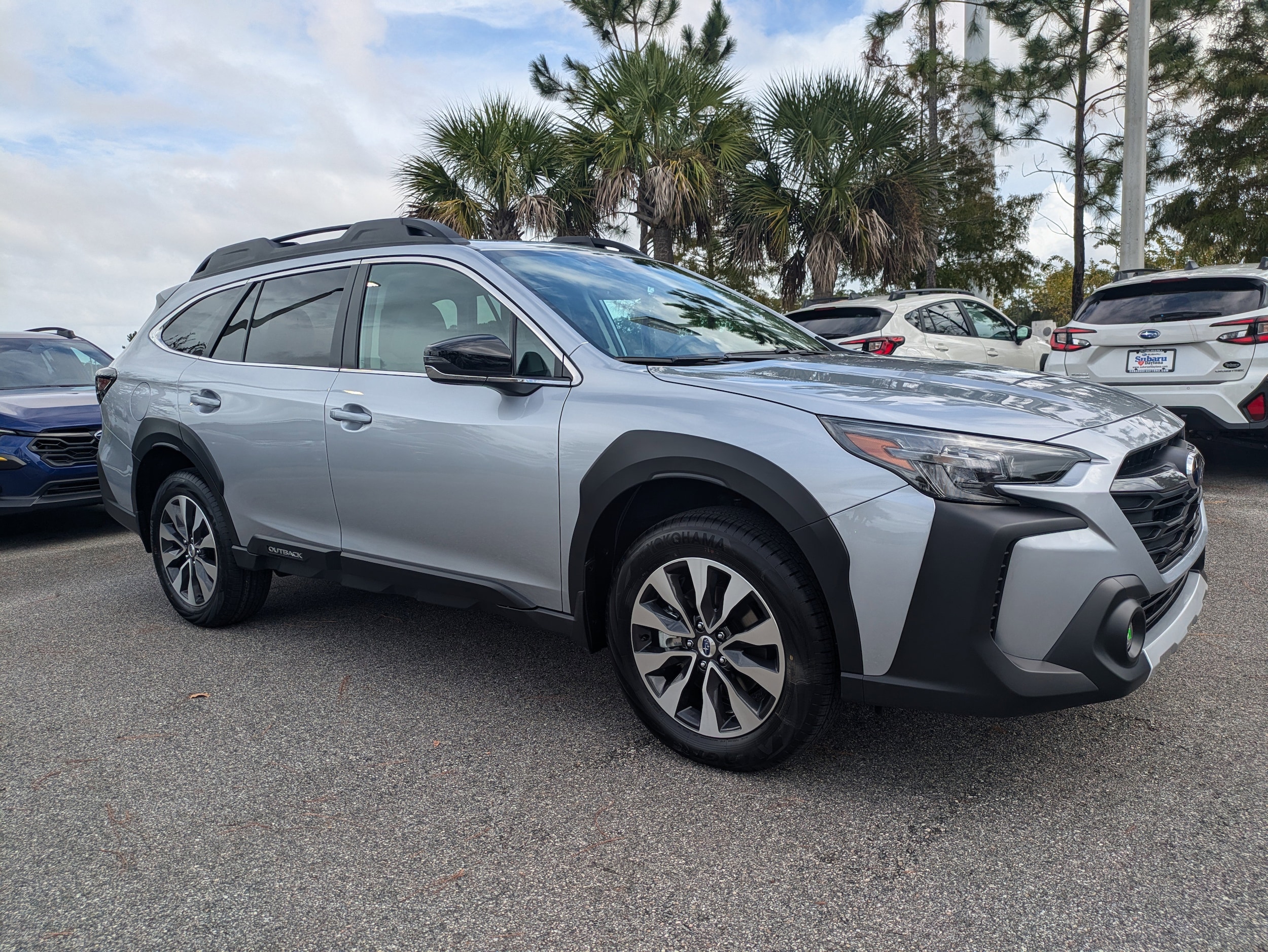 2025 Subaru Outback Limited's photo