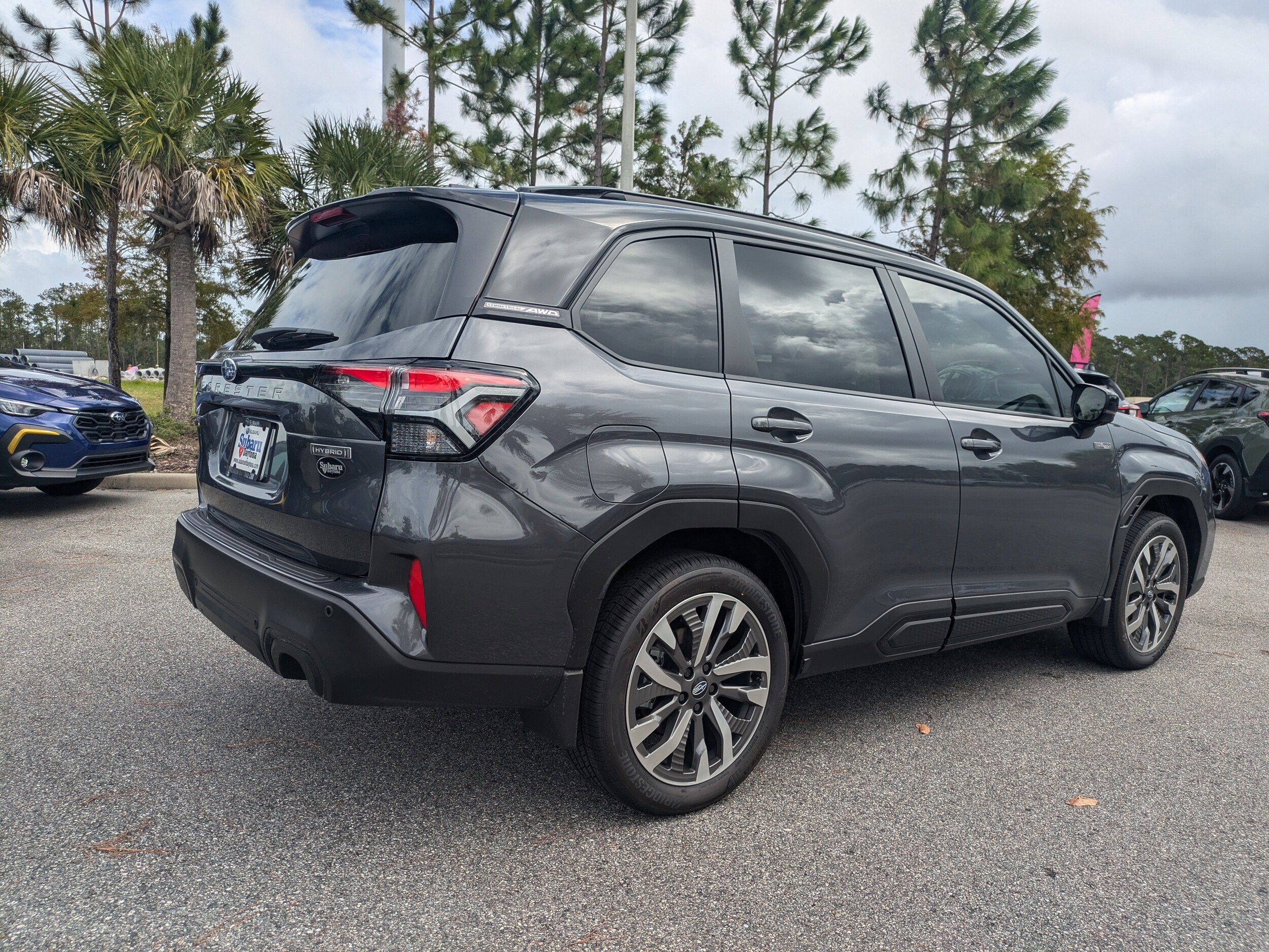 2025 Subaru Forester Touring photo 2