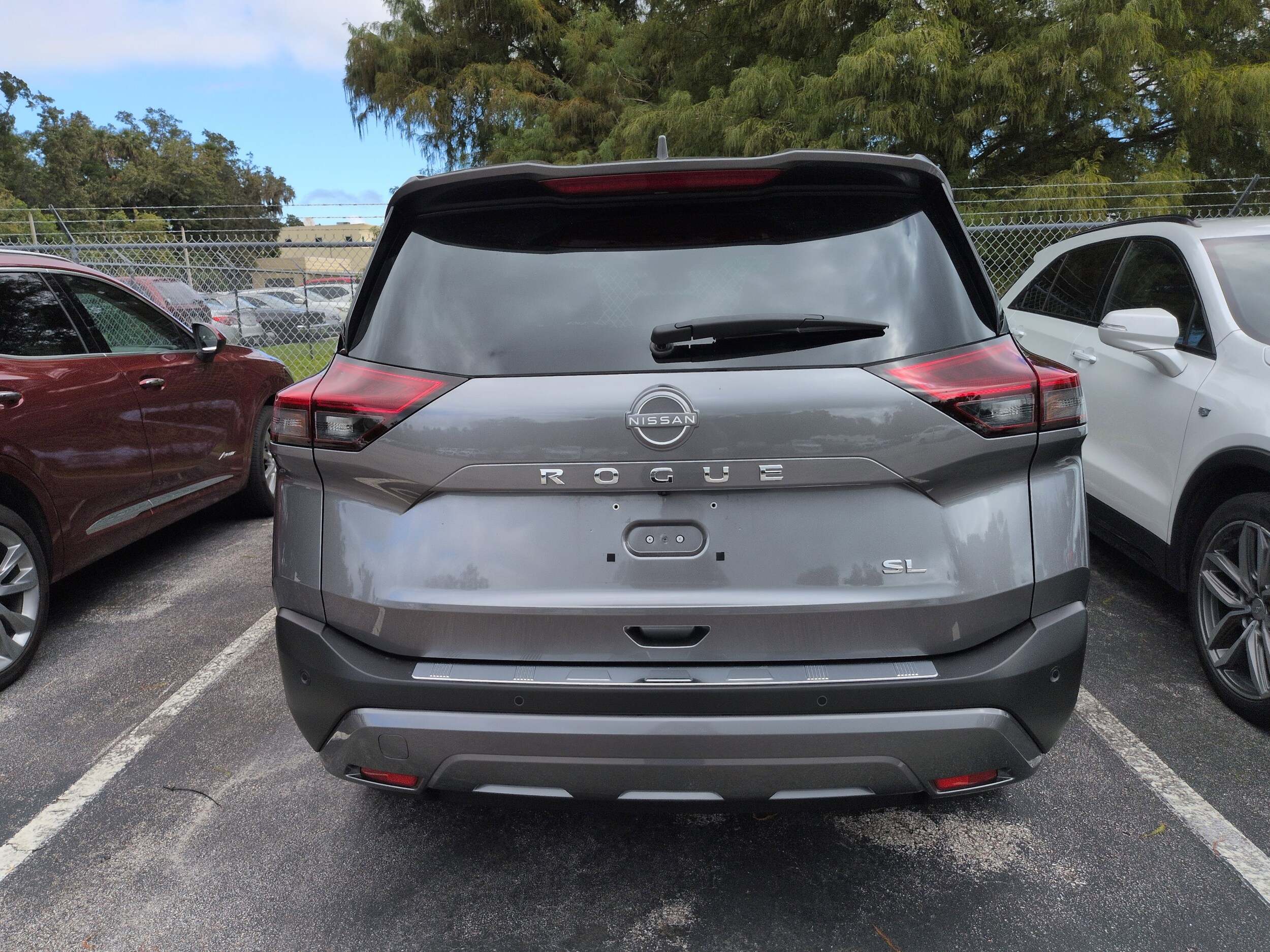 2023 Nissan Rogue SL photo 2