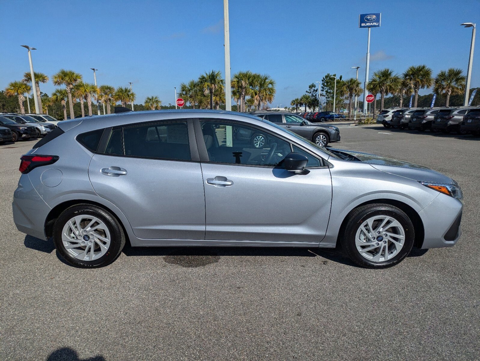 2025 Subaru Impreza Base photo 3