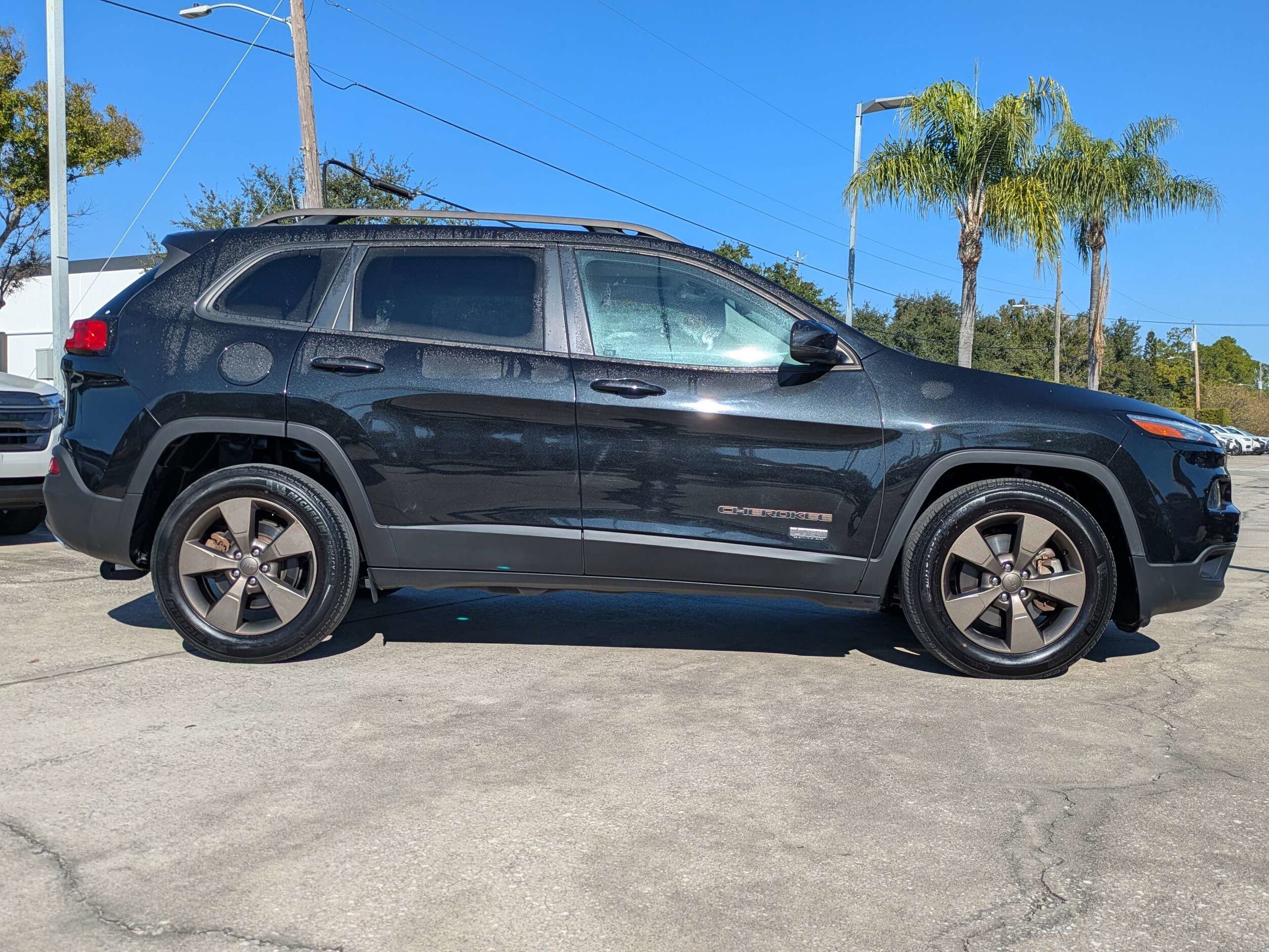 2016 Jeep Cherokee 80th Anniversary Edition photo 2