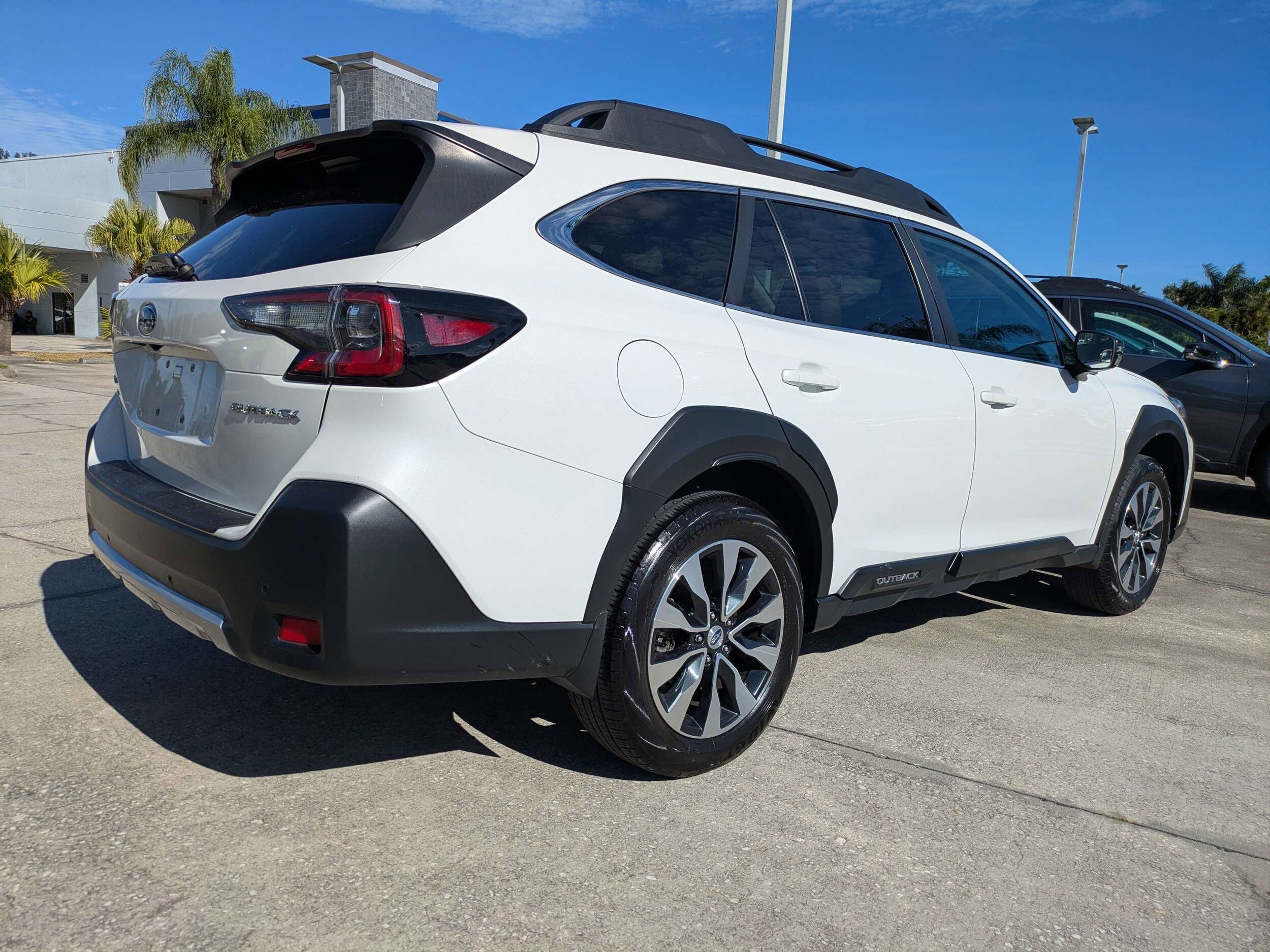 2023 Subaru Outback Limited photo 2