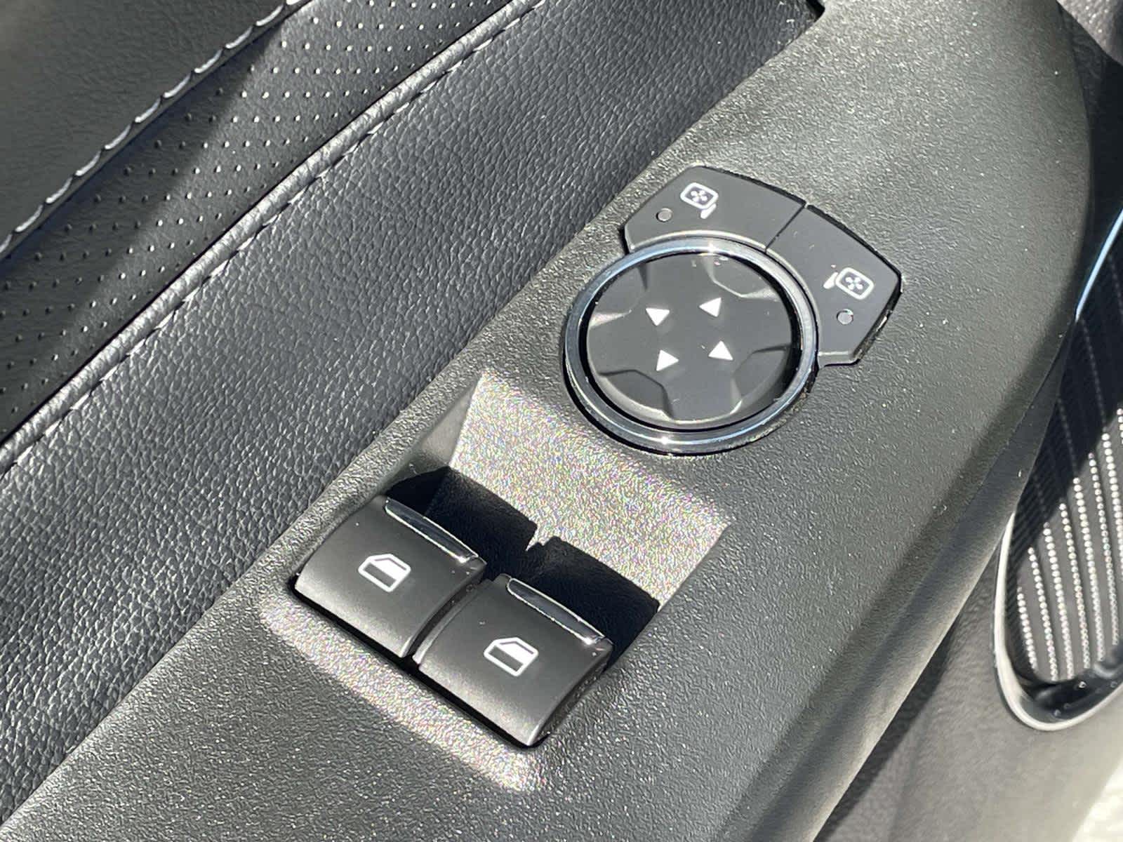 Thumbnail: 2022 Ford Mustang - 14