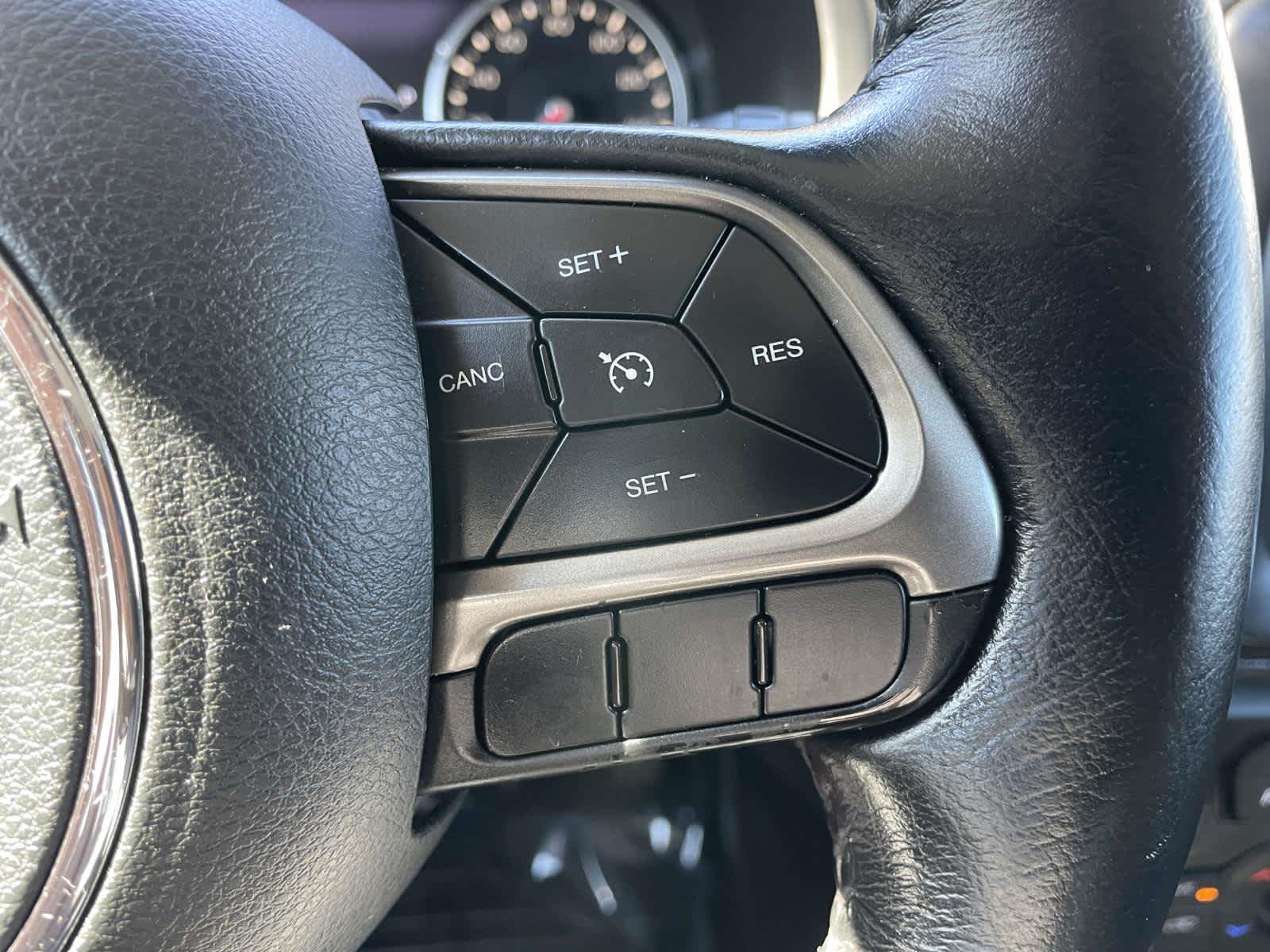 Thumbnail: 2018 Jeep Renegade - 19