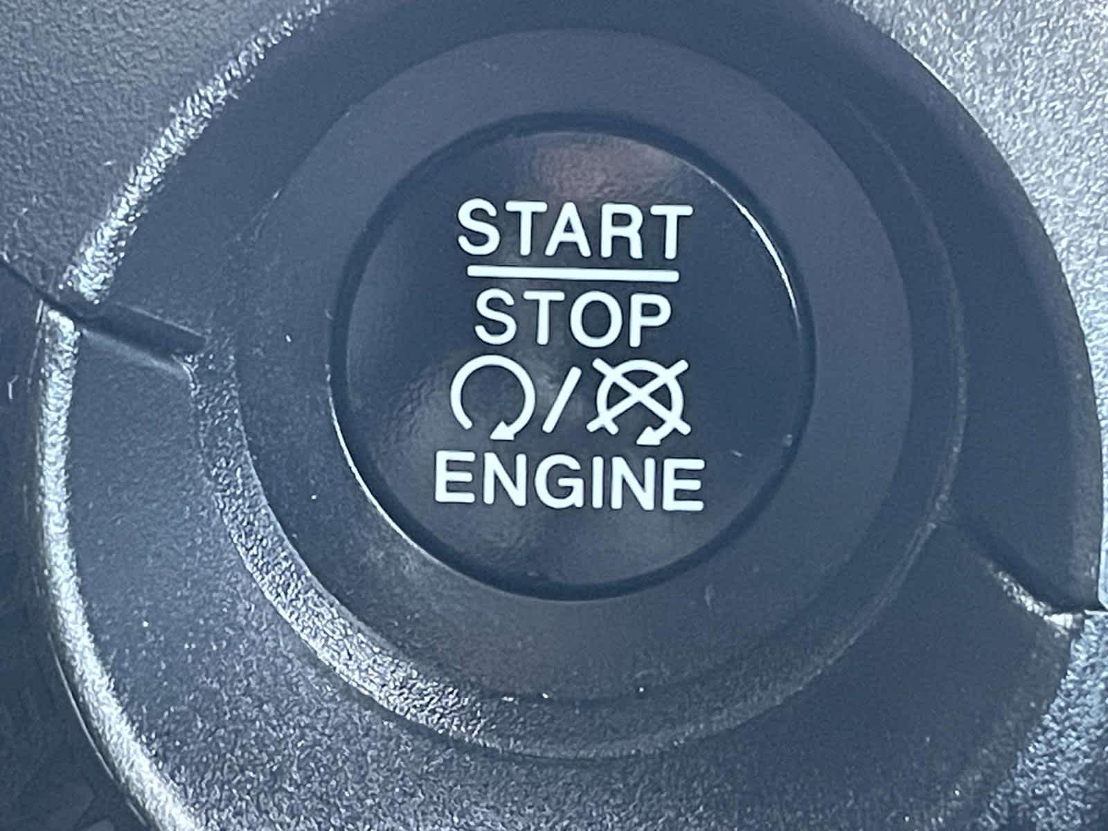 Thumbnail: 2016 Jeep Renegade - 23