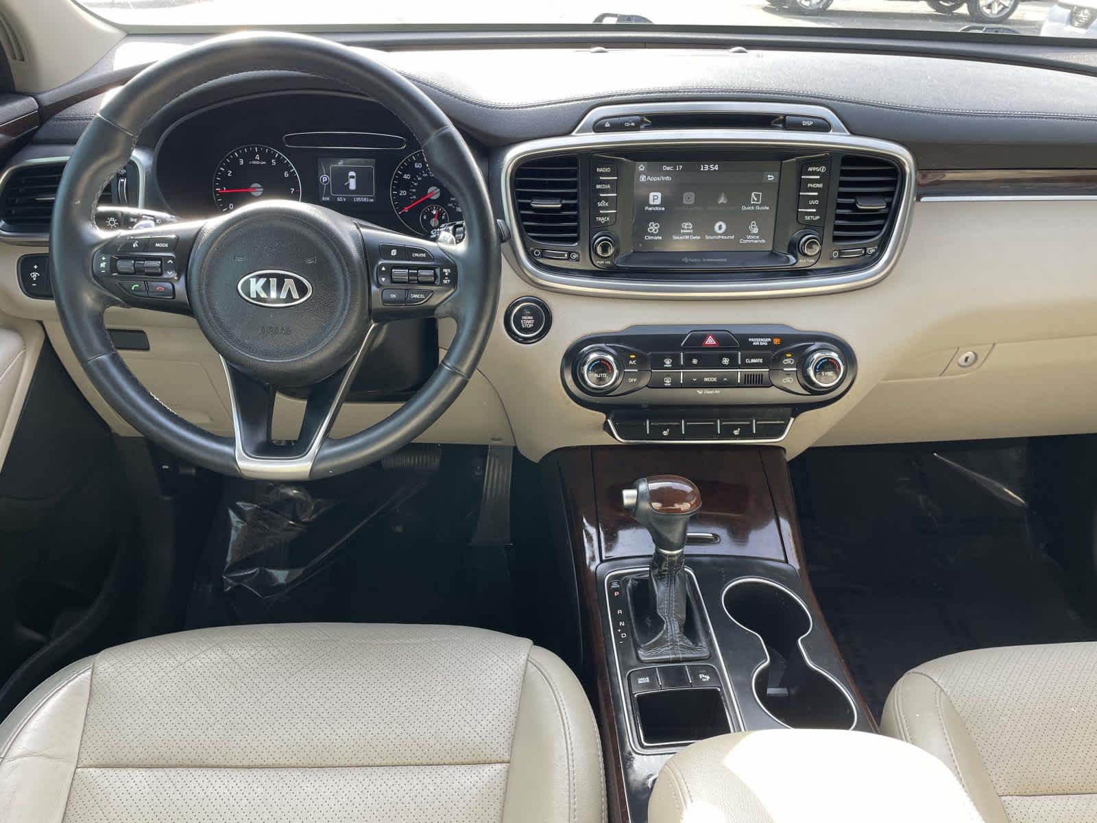 Thumbnail: 2017 Kia Sorento - 11