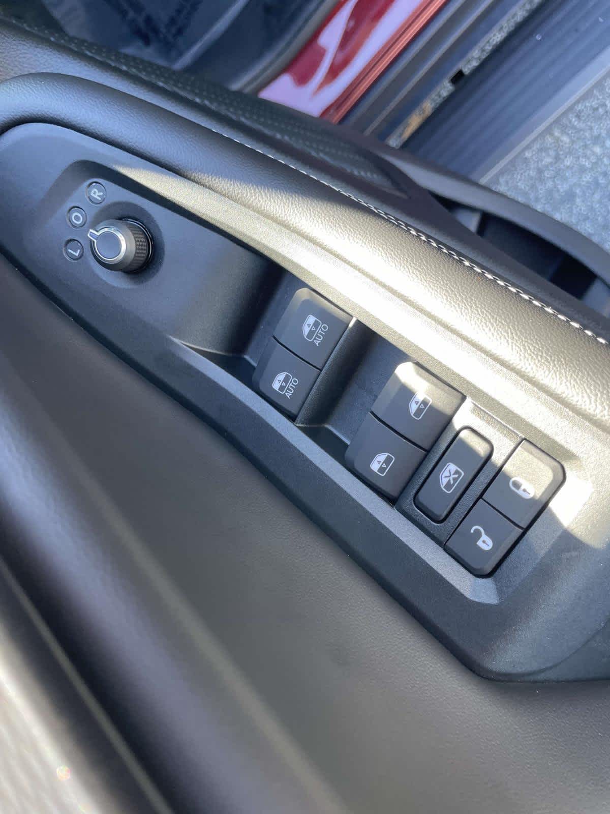 Thumbnail: 2024 Jeep Grand Cherokee - 16