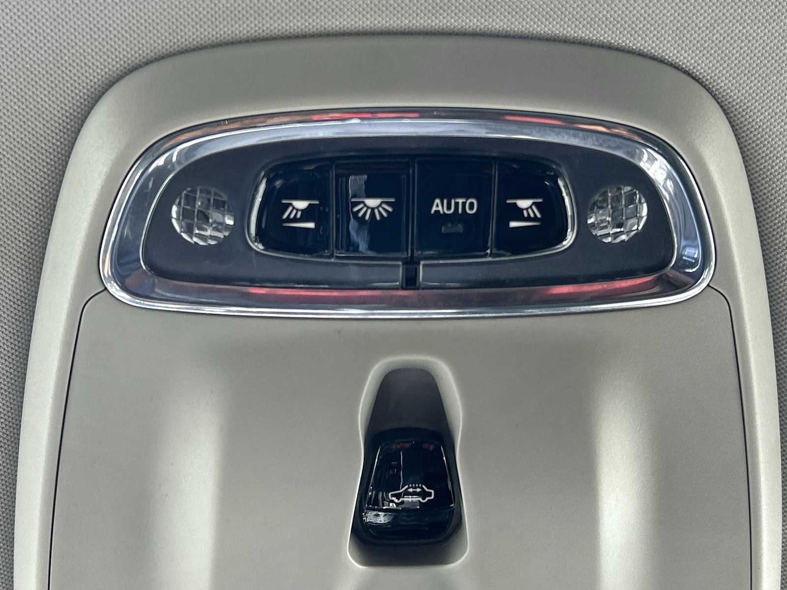 Thumbnail: 2019 Volvo XC60 - 26