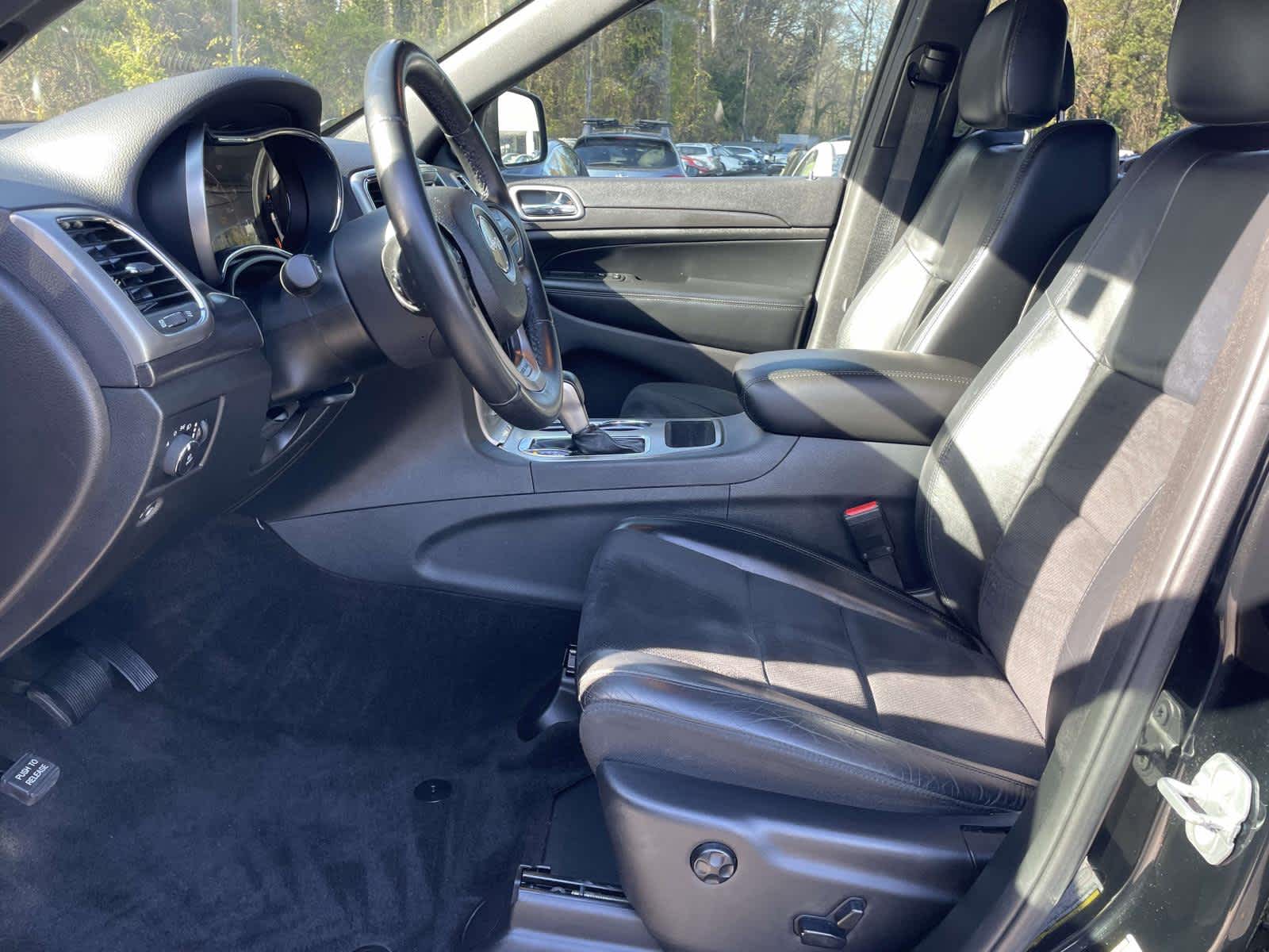 Thumbnail: 2018 Jeep Grand Cherokee - 13