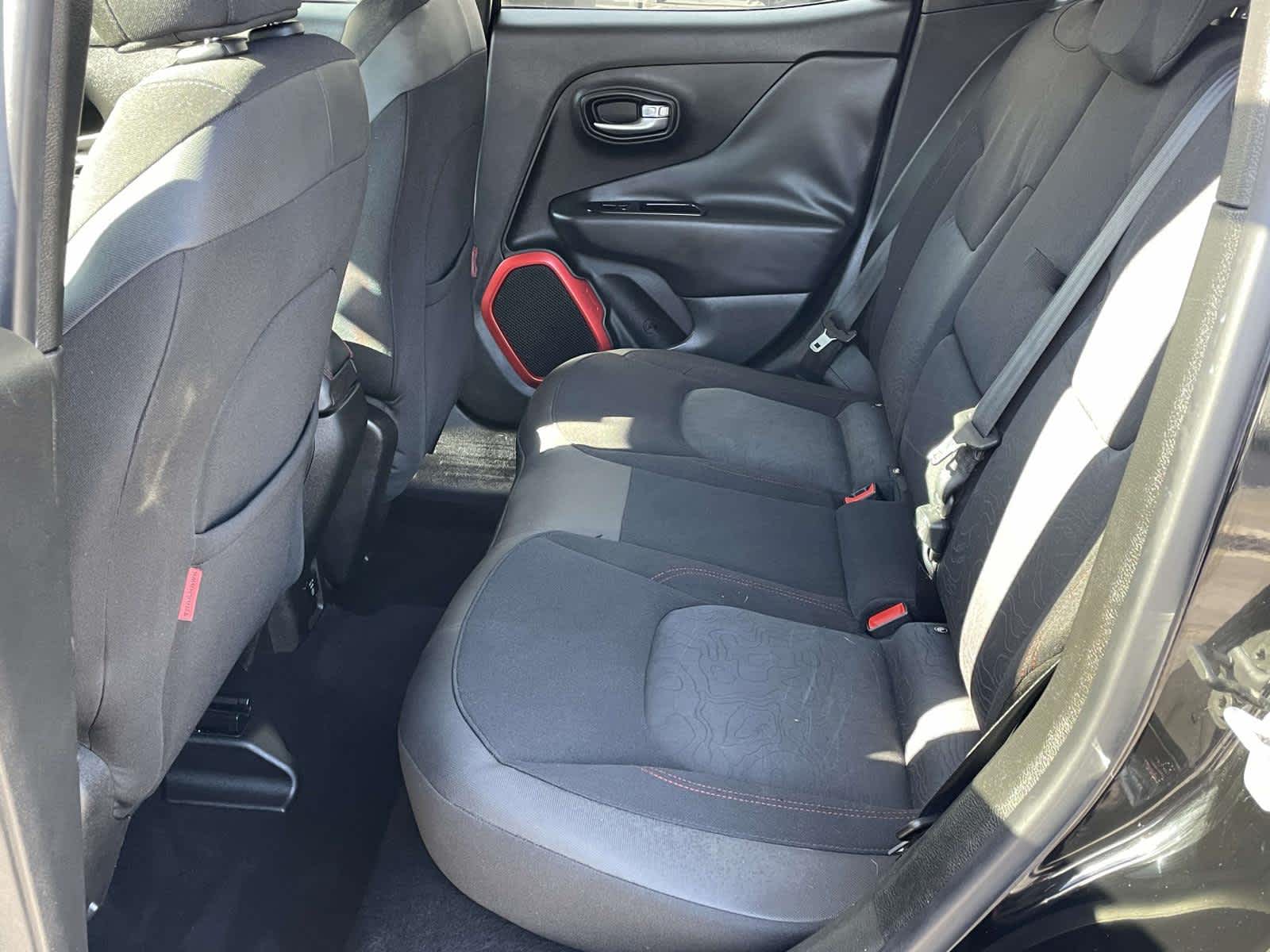 Thumbnail: 2016 Jeep Renegade - 9