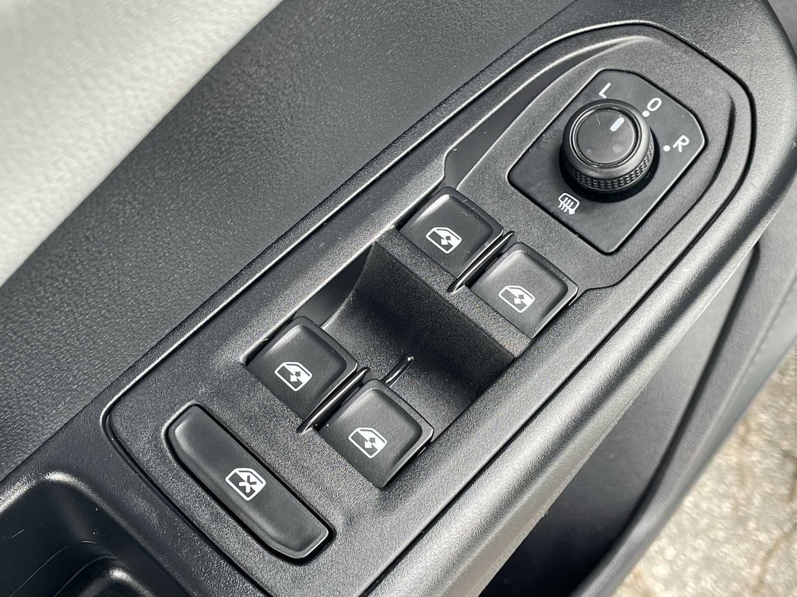 Thumbnail: 2022 Volkswagen Taos - 13