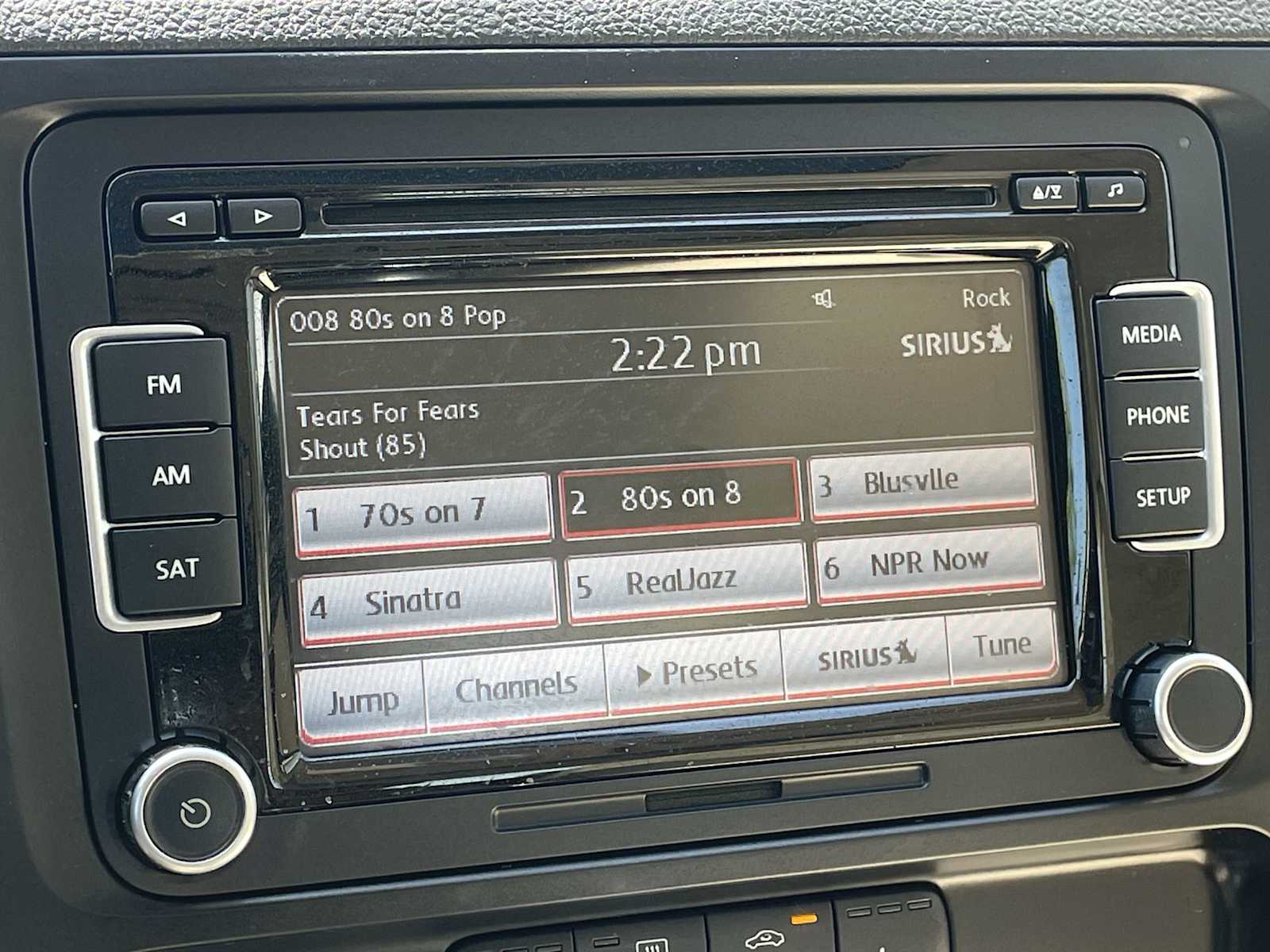 Thumbnail: 2012 Volkswagen Jetta - 17