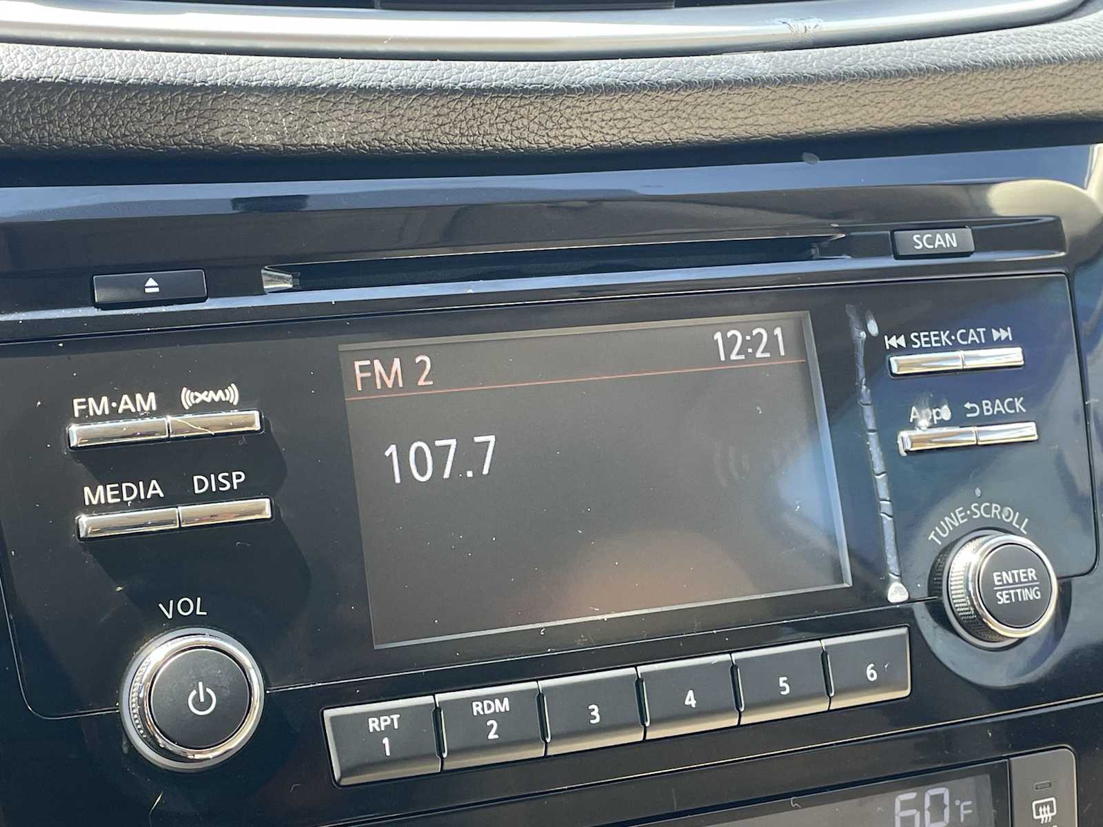 Thumbnail: 2016 Nissan Rogue - 17