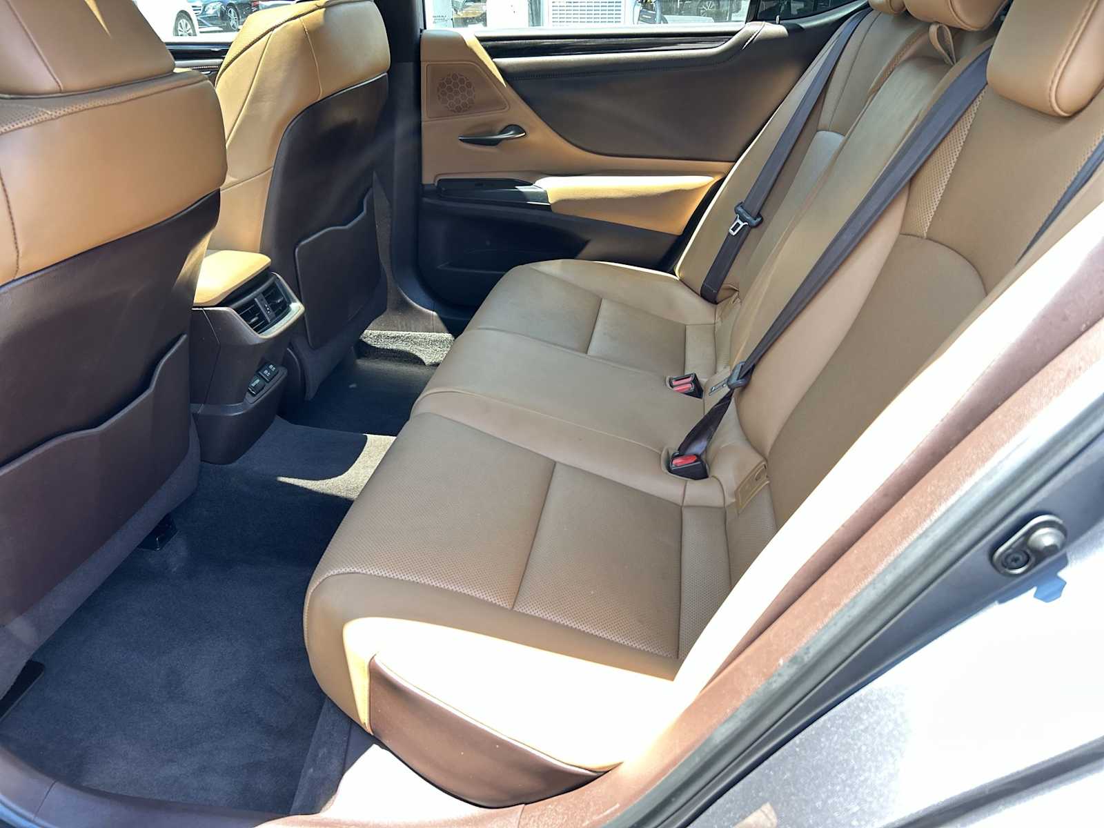 Thumbnail: 2020 Lexus ES - 9