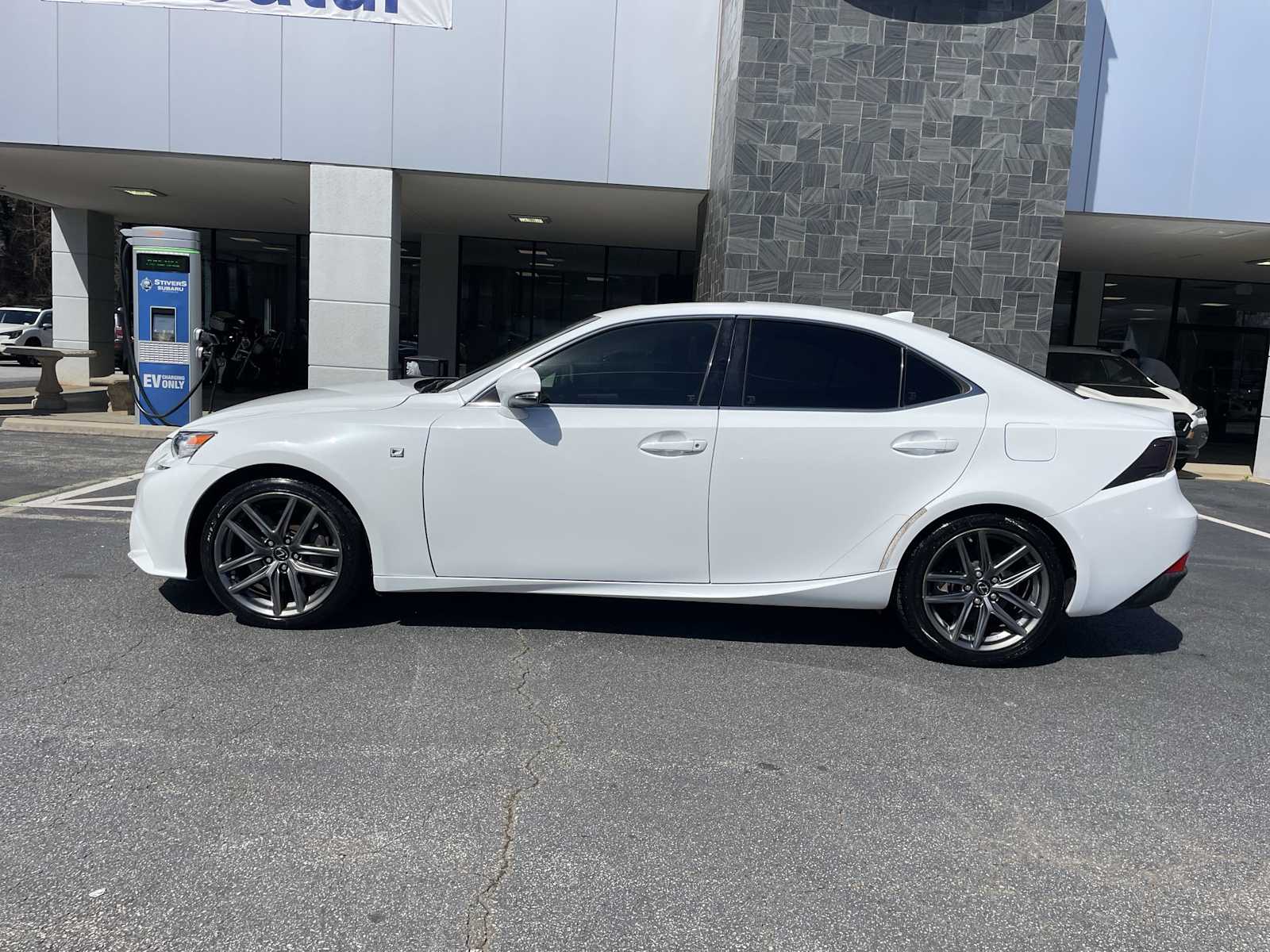 Thumbnail: 2016 Lexus IS - 2