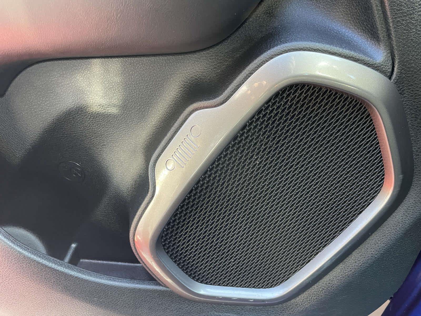 Thumbnail: 2018 Jeep Renegade - 28