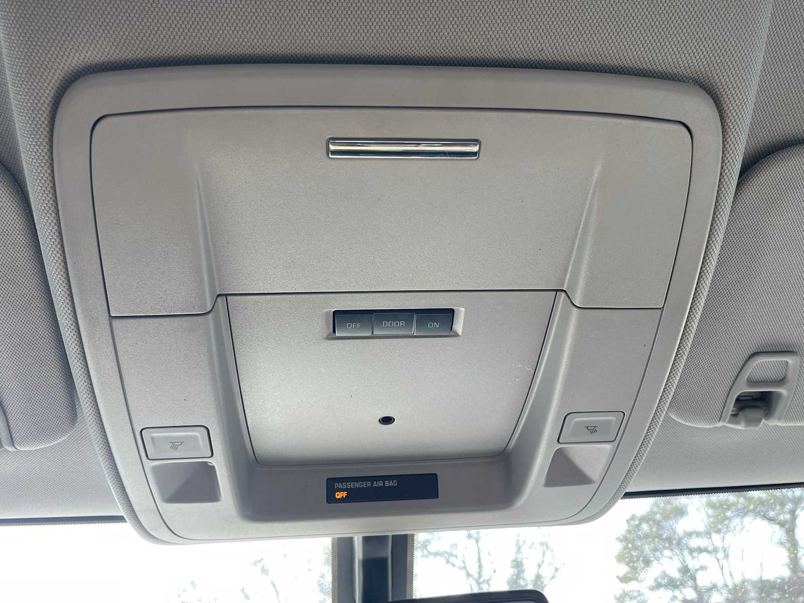 Thumbnail: 2018 Chevrolet Silverado 1500 - 25