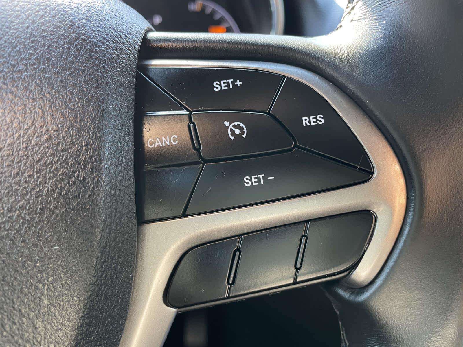 Thumbnail: 2018 Jeep Grand Cherokee - 17