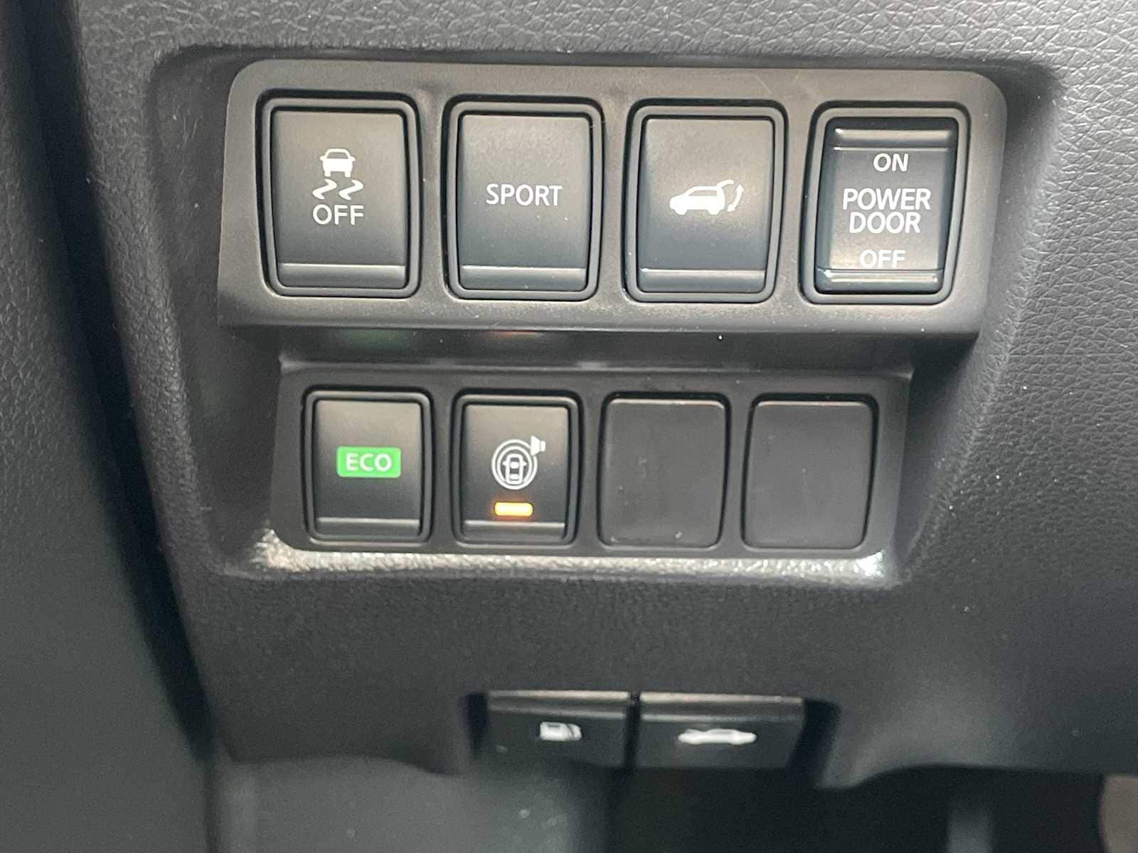 Thumbnail: 2016 Nissan Rogue - 23