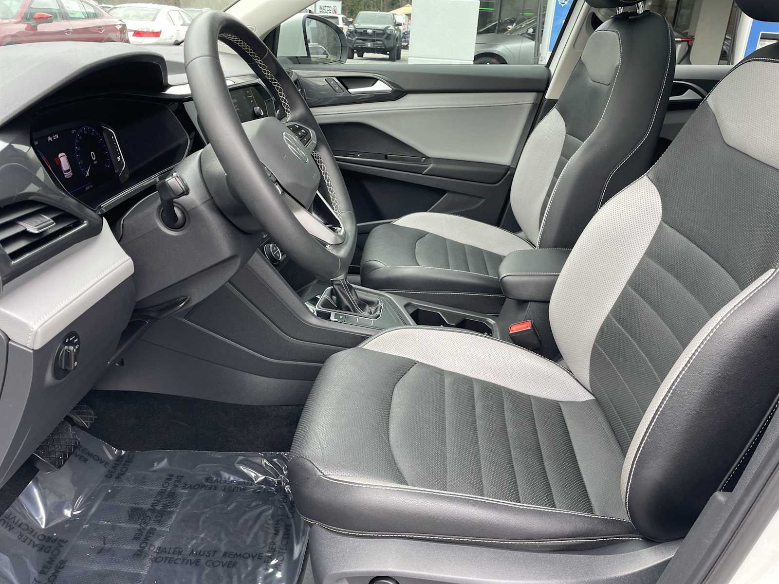 Thumbnail: 2022 Volkswagen Taos - 10