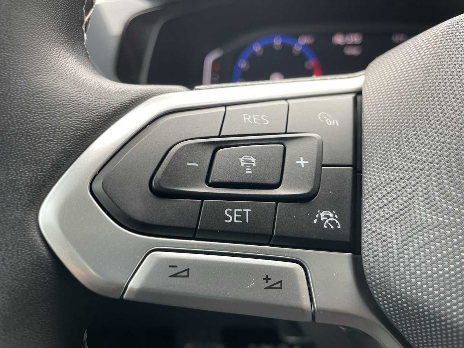 Thumbnail: 2022 Volkswagen Taos - 15