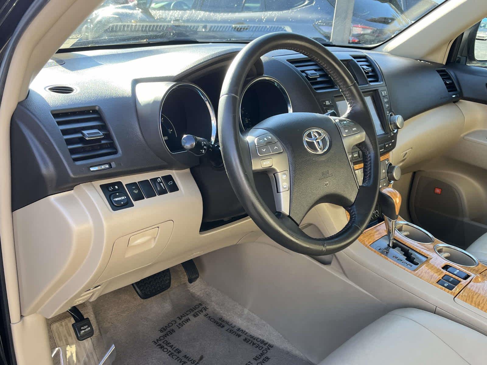 Thumbnail: 2010 Toyota Highlander - 14