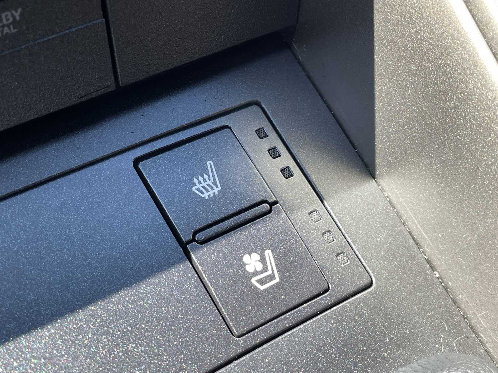 Thumbnail: 2016 Lexus IS - 23