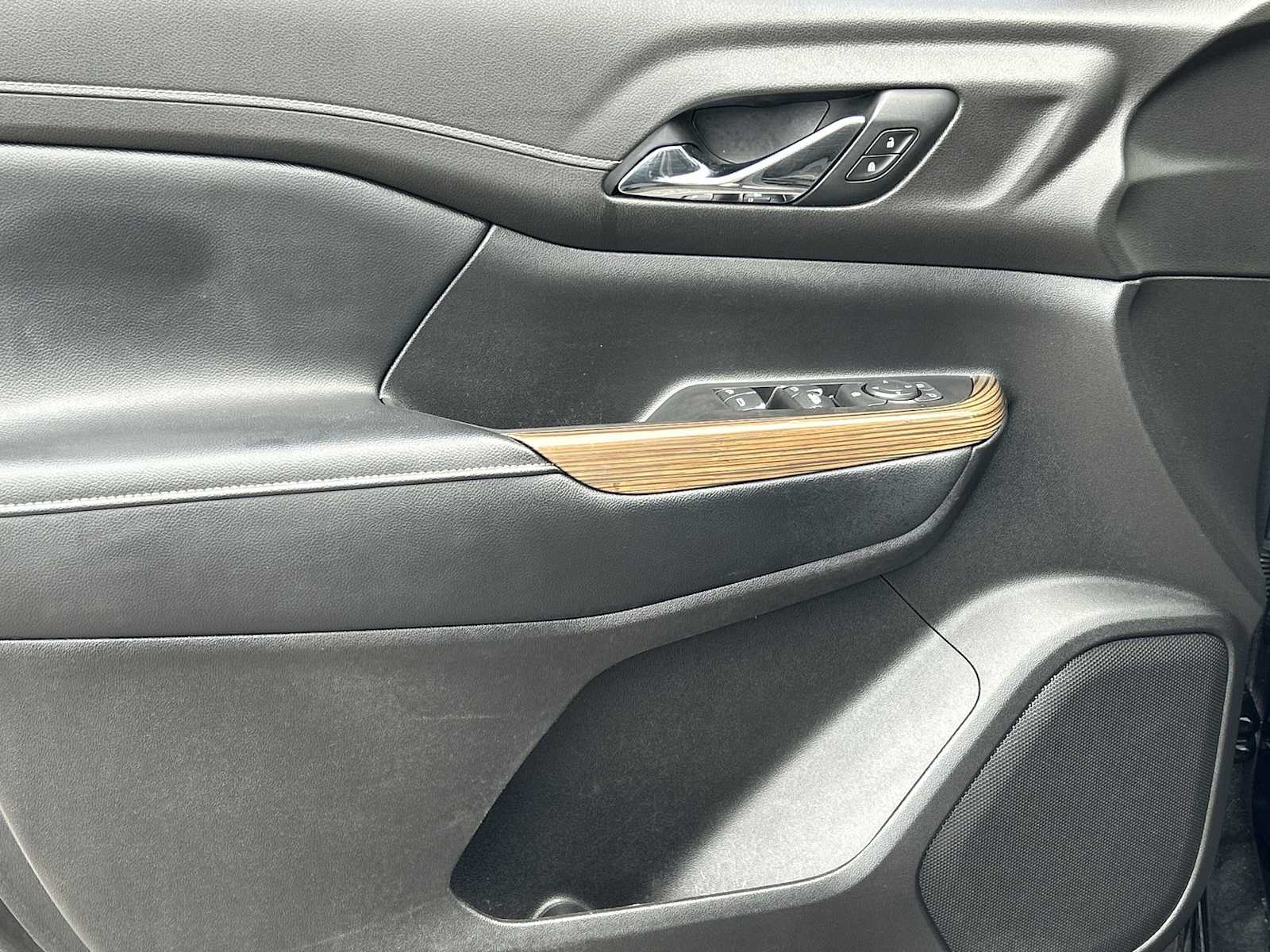 Thumbnail: 2019 GMC Acadia - 11