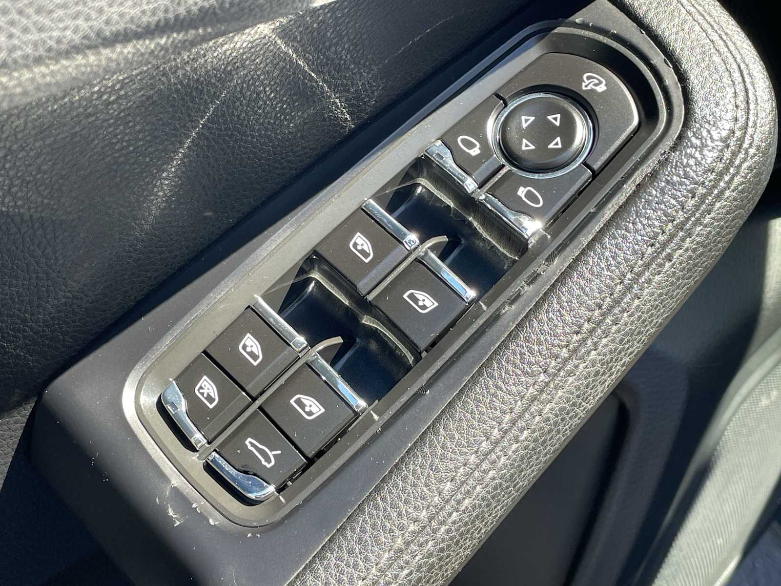 Thumbnail: 2018 Porsche Macan - 13